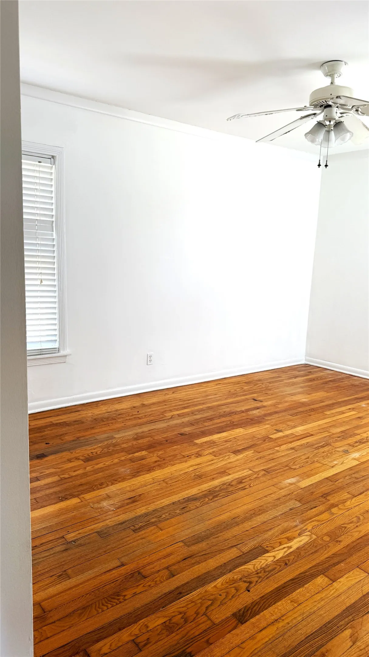 Single Family Residence For Rent in Dallas County , 1219 W Avenue F, Garland, Texas 75040, 2 Bedroom, 1 Bathroom, 1 Garage spaces, 697 Sqft, built in 1950, mls#21379229, Real Estate Agent in Garland, Homes For Rent in Dallas county, Homes For Rent in Garland, Realtor in Garland Texas, Real Estate Brokerage Independent Realty Texas, Luminita Cordes Realtor