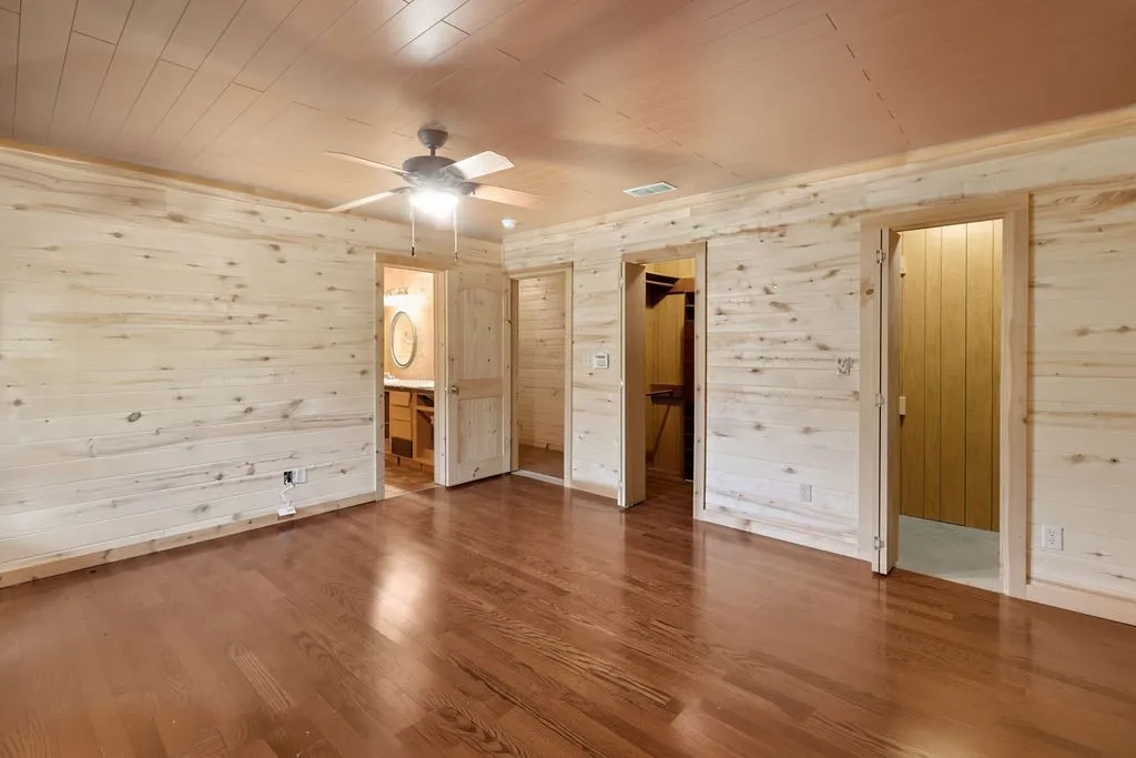 Single Family Residence For Sale in Upshur County , 11668 FM 2454, Pittsburg, Texas 75686, 4 Bedroom, 4 Bathroom, 2 Garage spaces, 2,826 Sqft, built in 2005, mls#21379231, Real Estate Agent in Pittsburg, Homes For Sale in Upshur county, Homes For Sale in Pittsburg, Realtor in Pittsburg Texas, Real Estate Brokerage Independent Realty Texas, Luminita Cordes Realtor