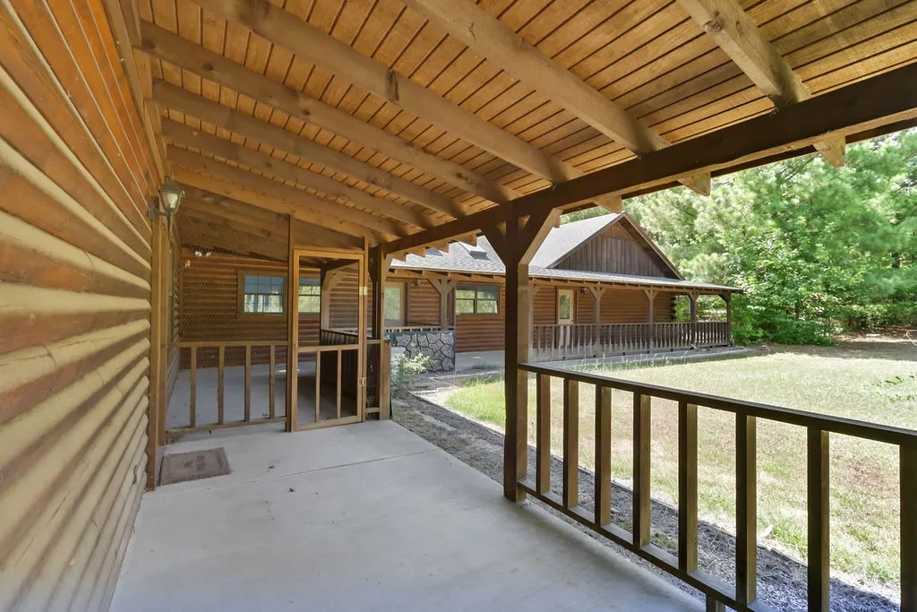 Single Family Residence For Sale in Upshur County , 11668 FM 2454, Pittsburg, Texas 75686, 4 Bedroom, 4 Bathroom, 2 Garage spaces, 2,826 Sqft, built in 2005, mls#21379231, Real Estate Agent in Pittsburg, Homes For Sale in Upshur county, Homes For Sale in Pittsburg, Realtor in Pittsburg Texas, Real Estate Brokerage Independent Realty Texas, Luminita Cordes Realtor
