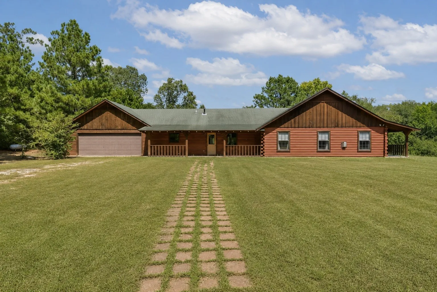Single Family Residence For Sale in Upshur County , 11668 FM 2454, Pittsburg, Texas 75686, 4 Bedroom, 4 Bathroom, 2 Garage spaces, 2,826 Sqft, built in 2005, mls#21379231, Real Estate Agent in Pittsburg, Homes For Sale in Upshur county, Homes For Sale in Pittsburg, Realtor in Pittsburg Texas, Real Estate Brokerage Independent Realty Texas, Luminita Cordes Realtor