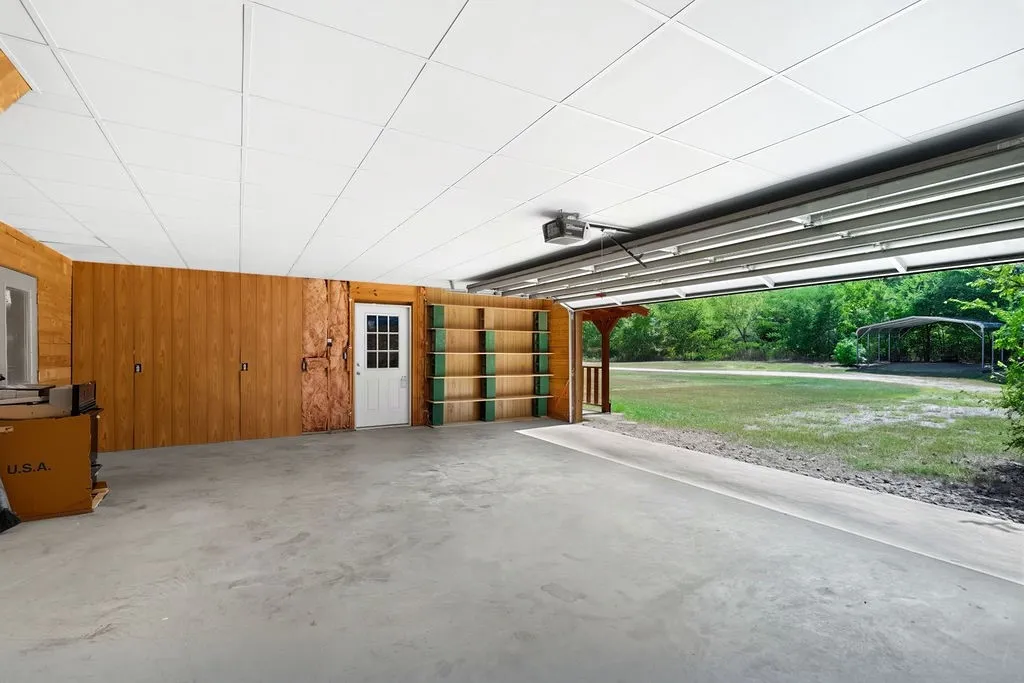 Single Family Residence For Sale in Upshur County , 11668 FM 2454, Pittsburg, Texas 75686, 4 Bedroom, 4 Bathroom, 2 Garage spaces, 2,826 Sqft, built in 2005, mls#21379231, Real Estate Agent in Pittsburg, Homes For Sale in Upshur county, Homes For Sale in Pittsburg, Realtor in Pittsburg Texas, Real Estate Brokerage Independent Realty Texas, Luminita Cordes Realtor
