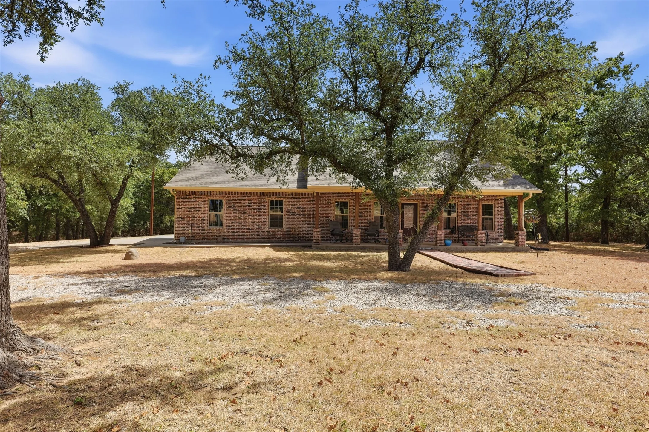 Single Family Residence For Sale in Parker County , 415 Adell Road, Weatherford, Texas 76088, 3 Bedroom, 2 Bathroom, 2 Garage spaces, 1,952 Sqft, built in 2016, mls#21379232, Real Estate Agent in Weatherford, Homes For Sale in Parker county, Homes For Sale in Weatherford, Realtor in Weatherford Texas, Real Estate Brokerage Independent Realty Texas, Luminita Cordes Realtor