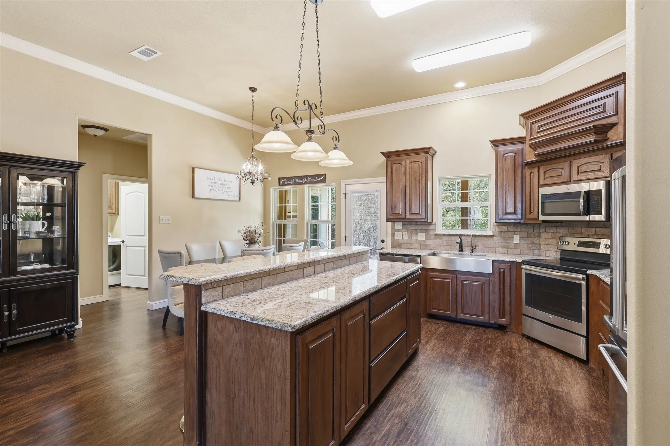 Single Family Residence For Sale in Parker County , 415 Adell Road, Weatherford, Texas 76088, 3 Bedroom, 2 Bathroom, 2 Garage spaces, 1,952 Sqft, built in 2016, mls#21379232, Real Estate Agent in Weatherford, Homes For Sale in Parker county, Homes For Sale in Weatherford, Realtor in Weatherford Texas, Real Estate Brokerage Independent Realty Texas, Luminita Cordes Realtor
