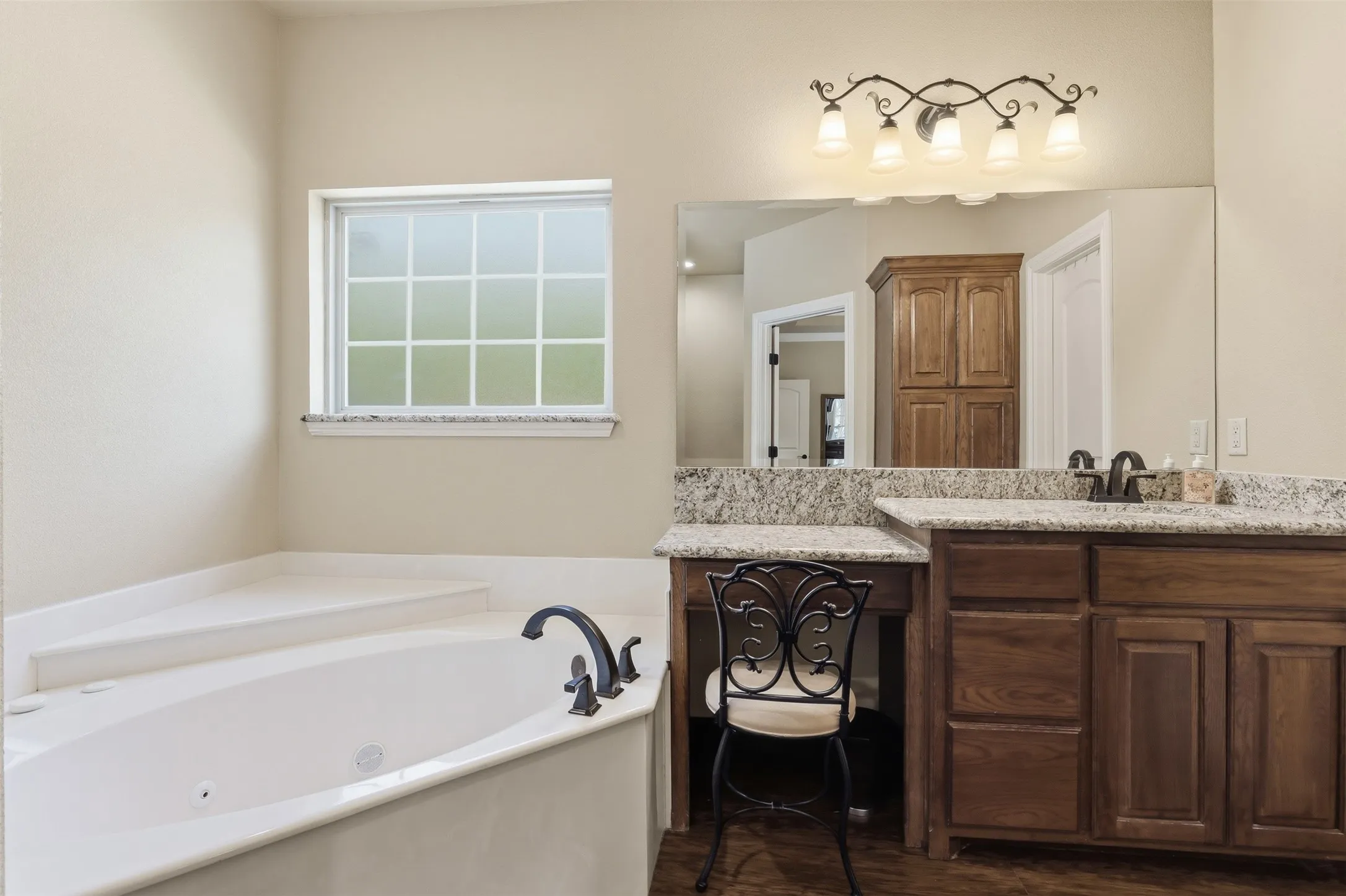 Single Family Residence For Sale in Parker County , 415 Adell Road, Weatherford, Texas 76088, 3 Bedroom, 2 Bathroom, 2 Garage spaces, 1,952 Sqft, built in 2016, mls#21379232, Real Estate Agent in Weatherford, Homes For Sale in Parker county, Homes For Sale in Weatherford, Realtor in Weatherford Texas, Real Estate Brokerage Independent Realty Texas, Luminita Cordes Realtor