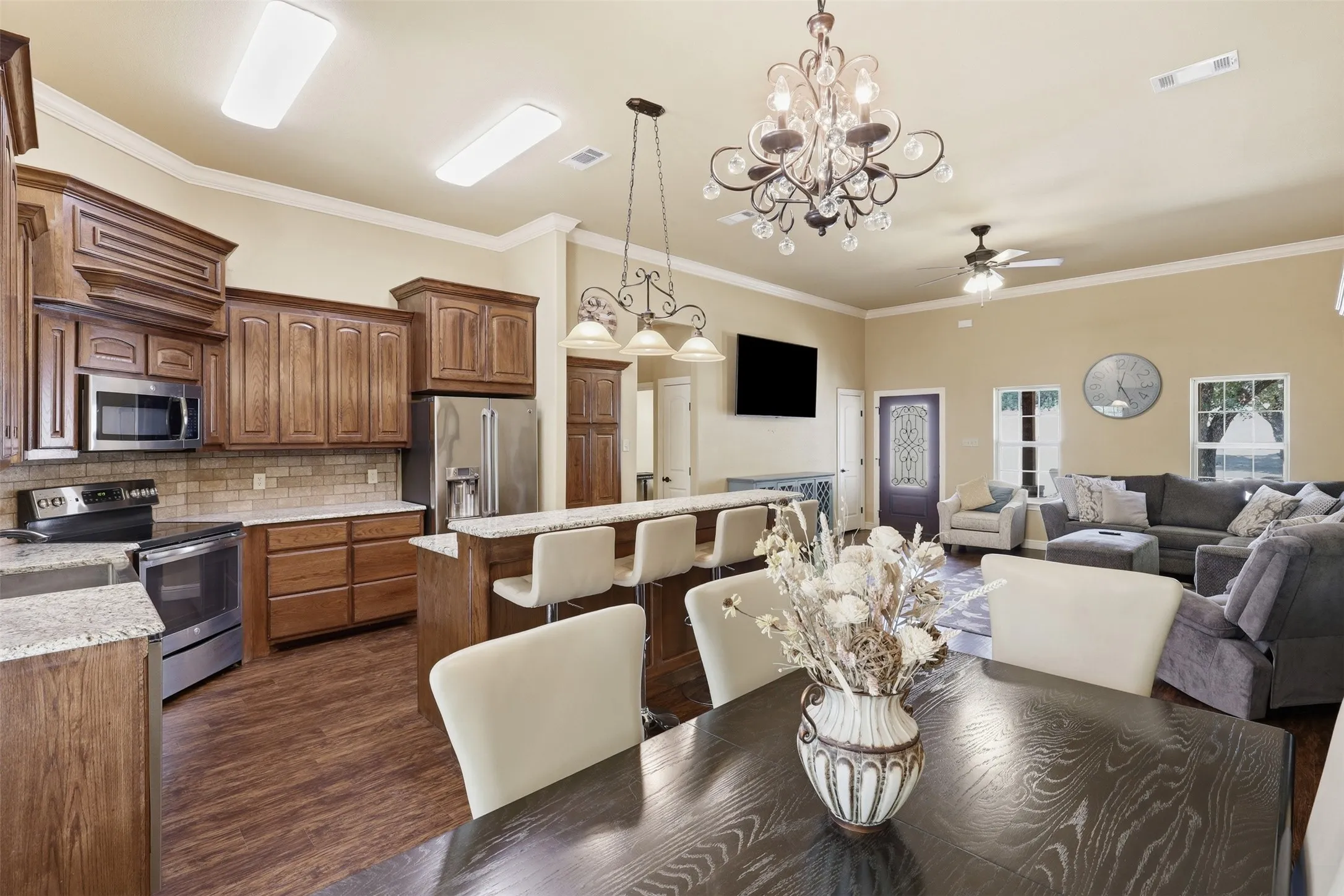 Single Family Residence For Sale in Parker County , 415 Adell Road, Weatherford, Texas 76088, 3 Bedroom, 2 Bathroom, 2 Garage spaces, 1,952 Sqft, built in 2016, mls#21379232, Real Estate Agent in Weatherford, Homes For Sale in Parker county, Homes For Sale in Weatherford, Realtor in Weatherford Texas, Real Estate Brokerage Independent Realty Texas, Luminita Cordes Realtor