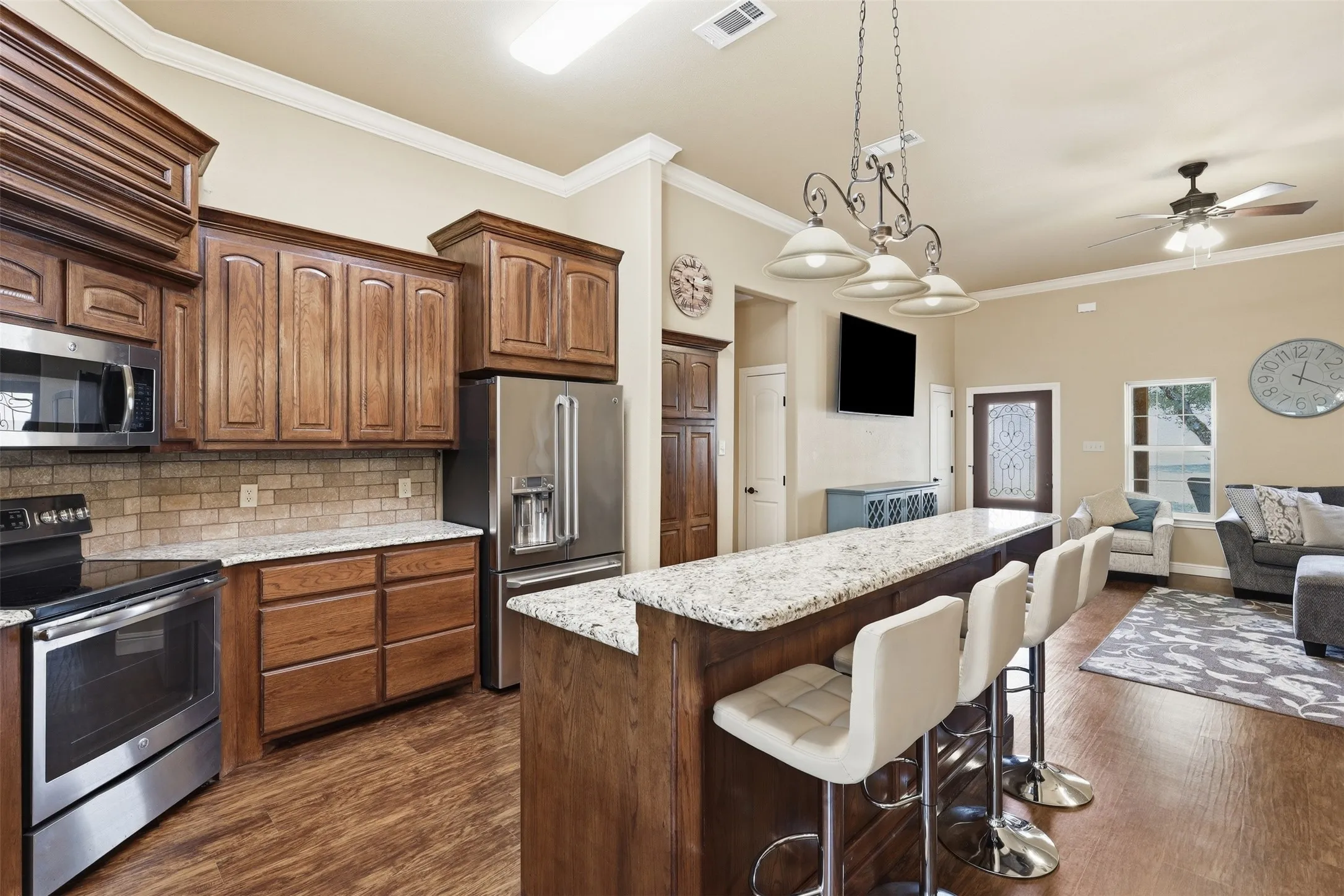 Single Family Residence For Sale in Parker County , 415 Adell Road, Weatherford, Texas 76088, 3 Bedroom, 2 Bathroom, 2 Garage spaces, 1,952 Sqft, built in 2016, mls#21379232, Real Estate Agent in Weatherford, Homes For Sale in Parker county, Homes For Sale in Weatherford, Realtor in Weatherford Texas, Real Estate Brokerage Independent Realty Texas, Luminita Cordes Realtor