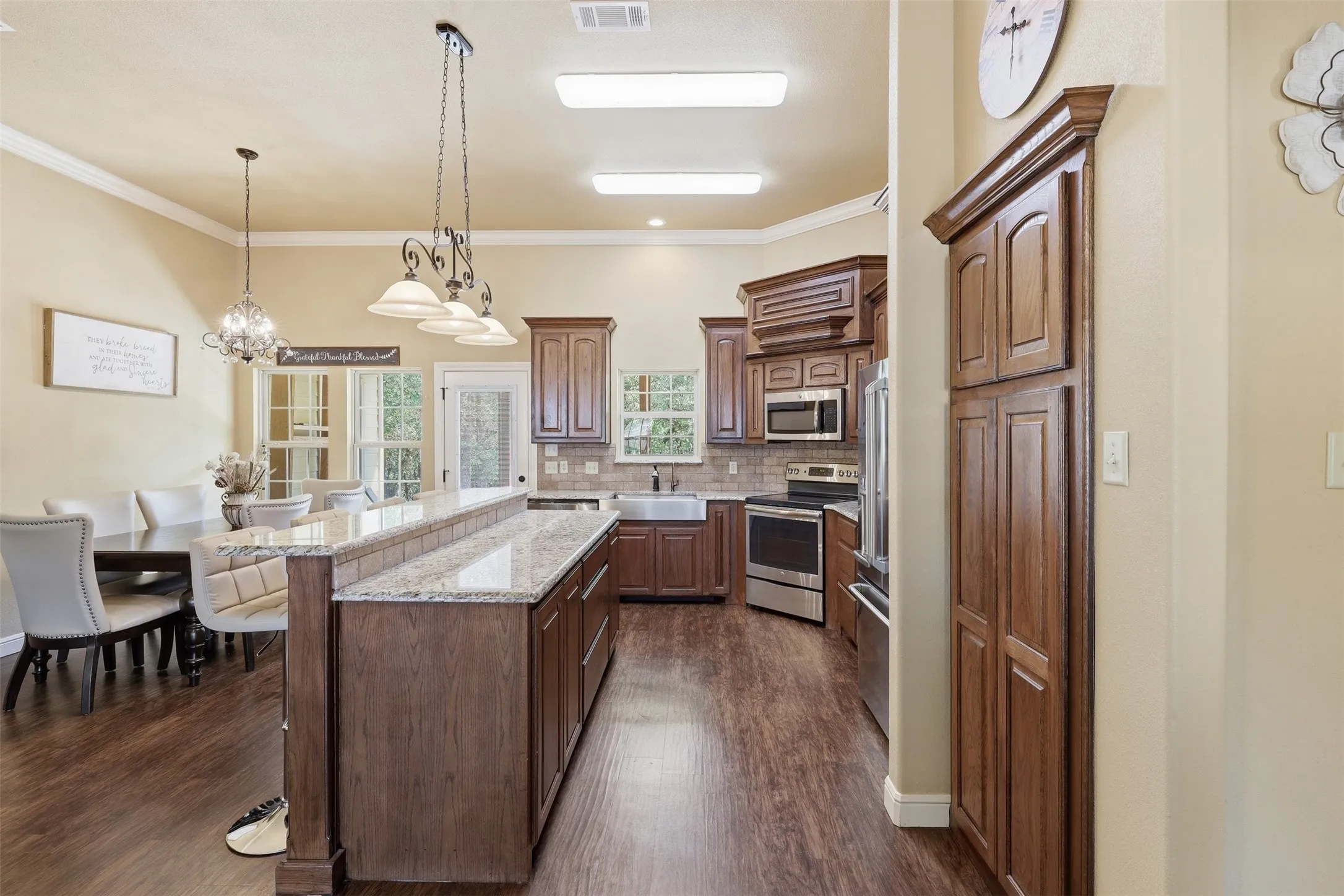 Single Family Residence For Sale in Parker County , 415 Adell Road, Weatherford, Texas 76088, 3 Bedroom, 2 Bathroom, 2 Garage spaces, 1,952 Sqft, built in 2016, mls#21379232, Real Estate Agent in Weatherford, Homes For Sale in Parker county, Homes For Sale in Weatherford, Realtor in Weatherford Texas, Real Estate Brokerage Independent Realty Texas, Luminita Cordes Realtor