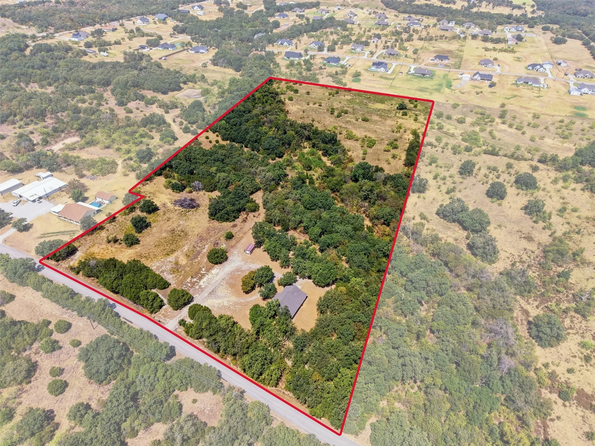 Single Family Residence For Sale in Parker County , 415 Adell Road, Weatherford, Texas 76088, 3 Bedroom, 2 Bathroom, 2 Garage spaces, 1,952 Sqft, built in 2016, mls#21379232, Real Estate Agent in Weatherford, Homes For Sale in Parker county, Homes For Sale in Weatherford, Realtor in Weatherford Texas, Real Estate Brokerage Independent Realty Texas, Luminita Cordes Realtor