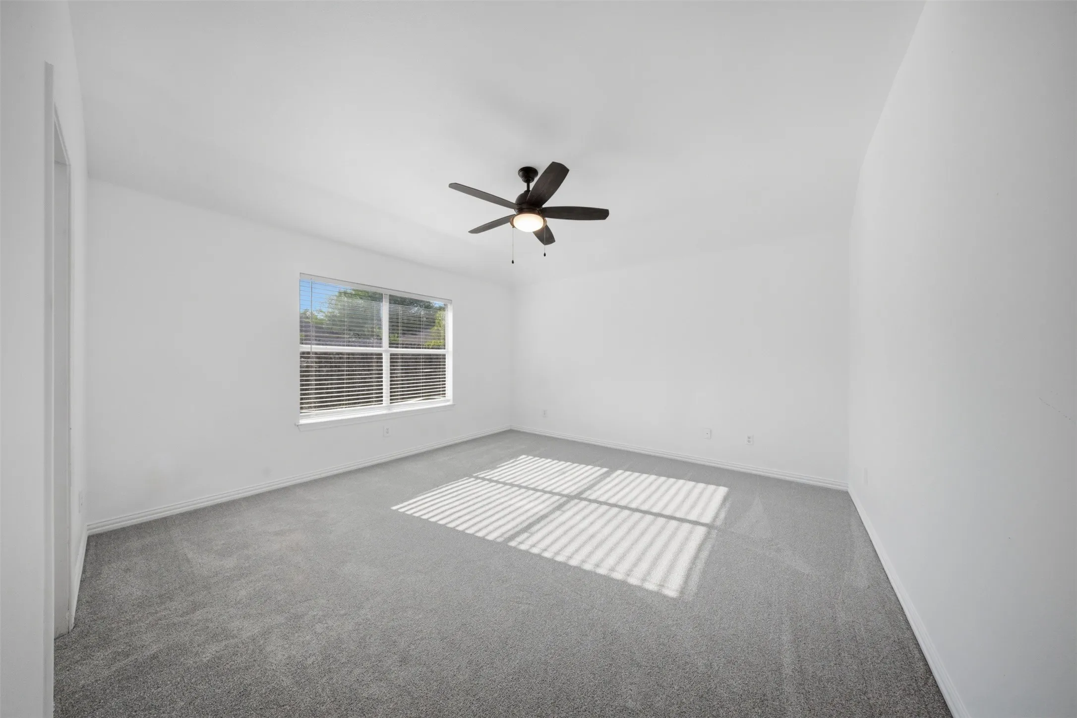 Single Family Residence For Sale in Dallas County , 737 Nelson Drive, Cedar Hill, Texas 75104, 4 Bedroom, 2 Bathroom, 2 Garage spaces, 1,785 Sqft, built in 1998, mls#21379204, Real Estate Agent in Cedar Hill, Homes For Sale in Dallas county, Homes For Sale in Cedar Hill, Realtor in Cedar Hill Texas, Real Estate Brokerage Independent Realty Texas, Luminita Cordes Realtor