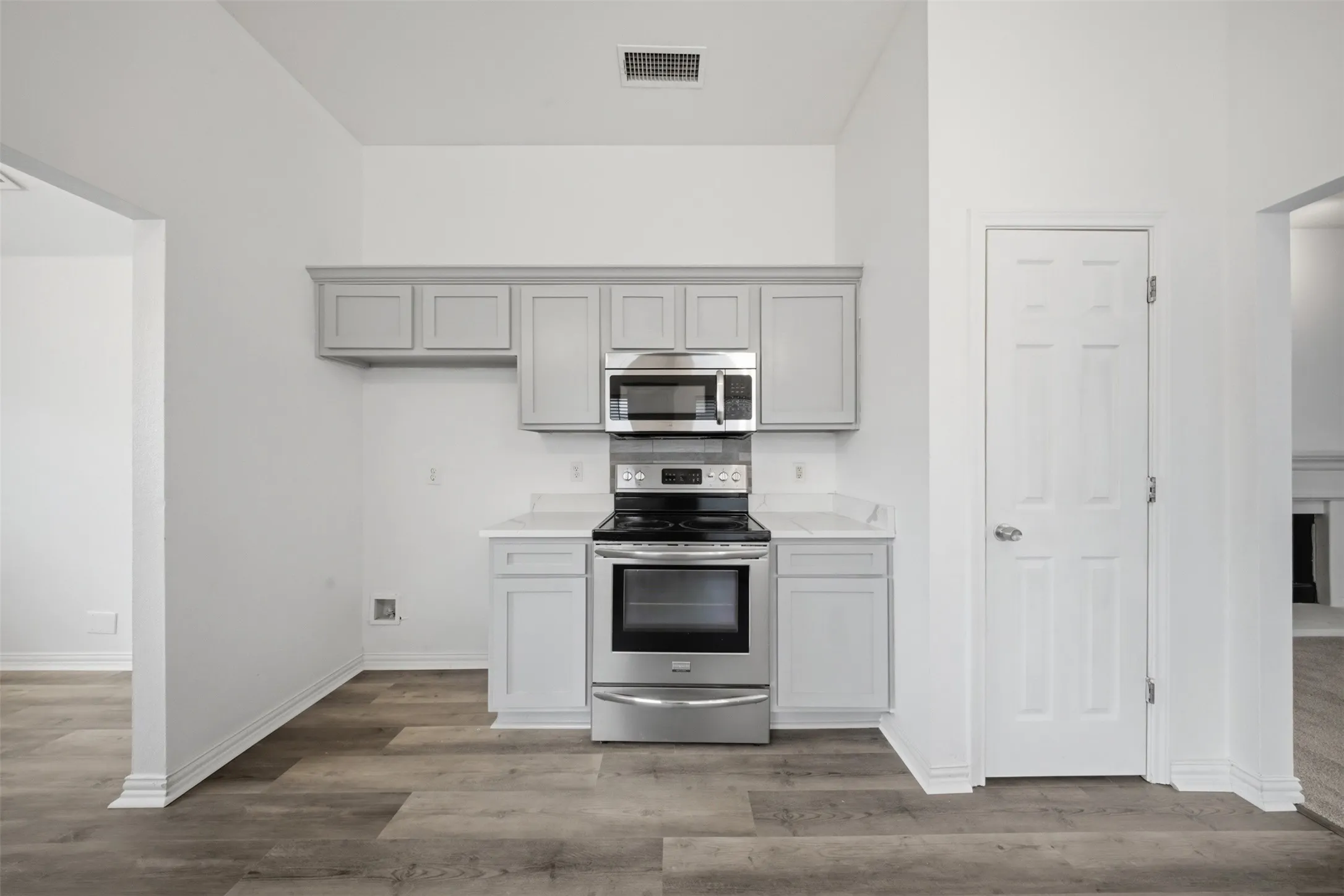 Single Family Residence For Sale in Dallas County , 737 Nelson Drive, Cedar Hill, Texas 75104, 4 Bedroom, 2 Bathroom, 2 Garage spaces, 1,785 Sqft, built in 1998, mls#21379204, Real Estate Agent in Cedar Hill, Homes For Sale in Dallas county, Homes For Sale in Cedar Hill, Realtor in Cedar Hill Texas, Real Estate Brokerage Independent Realty Texas, Luminita Cordes Realtor