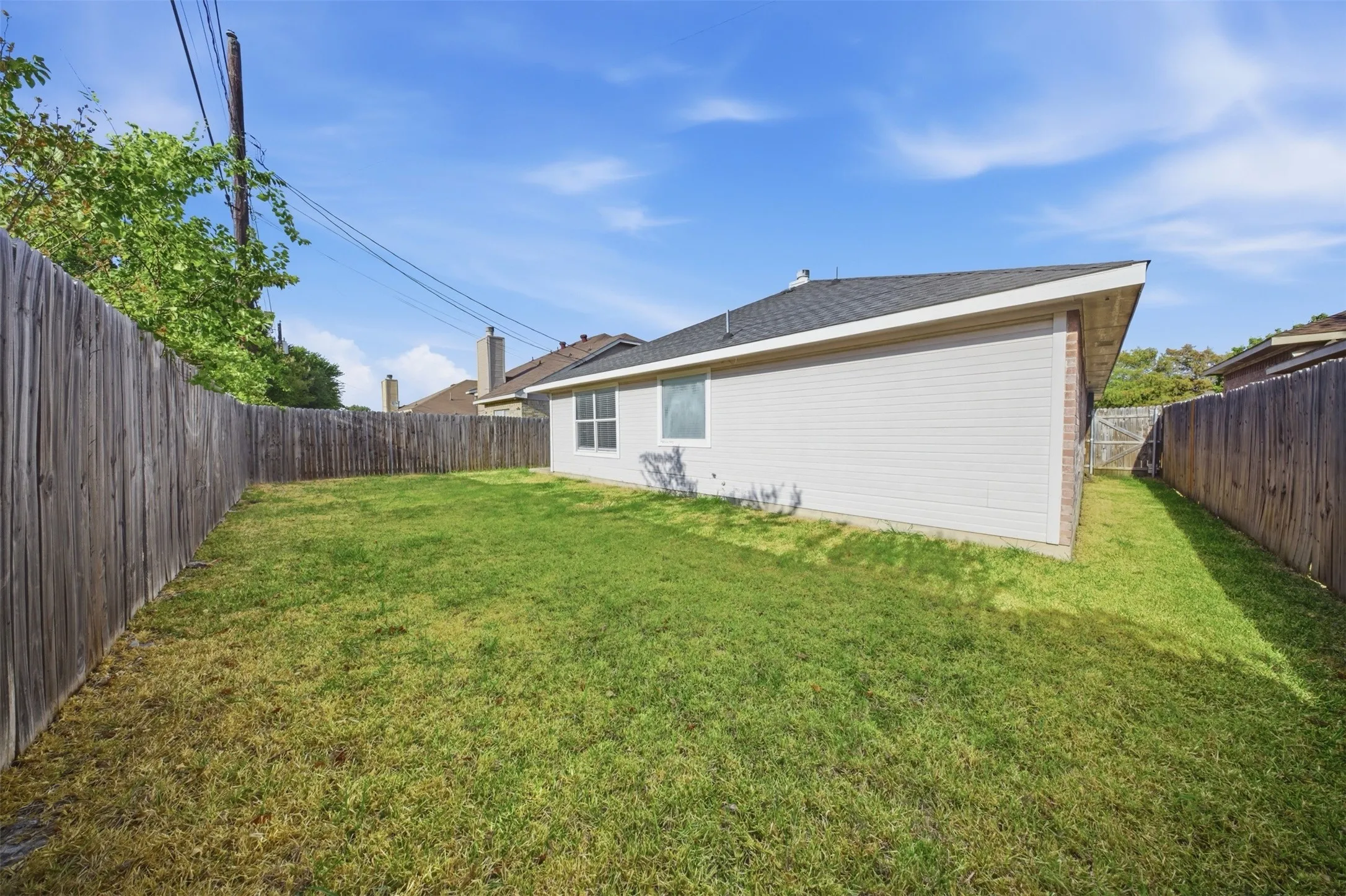 Single Family Residence For Sale in Dallas County , 737 Nelson Drive, Cedar Hill, Texas 75104, 4 Bedroom, 2 Bathroom, 2 Garage spaces, 1,785 Sqft, built in 1998, mls#21379204, Real Estate Agent in Cedar Hill, Homes For Sale in Dallas county, Homes For Sale in Cedar Hill, Realtor in Cedar Hill Texas, Real Estate Brokerage Independent Realty Texas, Luminita Cordes Realtor