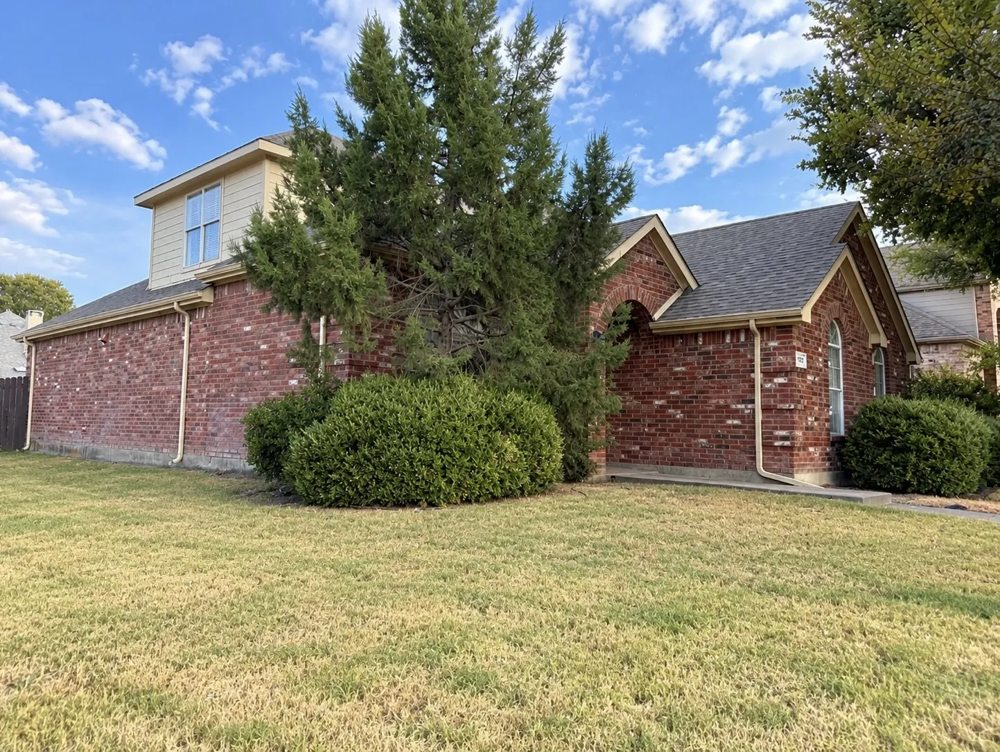Single Family Residence For Rent in Denton County , 7872 Crazy Horse Drive, Frisco, Texas 75036, 4 Bedroom, 3 Bathroom, 2 Garage spaces, 2,468 Sqft, built in 2001, mls#21376752, Real Estate Agent in Frisco, Homes For Rent in Denton county, Homes For Rent in Frisco, Realtor in Frisco Texas, Real Estate Brokerage Independent Realty Texas, Luminita Cordes Realtor