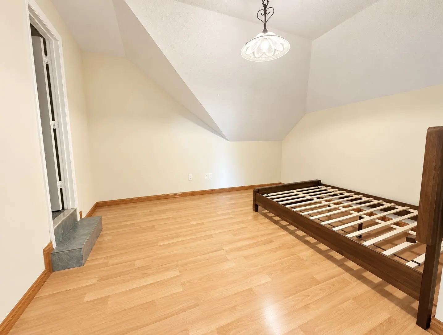 Single Family Residence For Rent in Denton County , 7872 Crazy Horse Drive, Frisco, Texas 75036, 4 Bedroom, 3 Bathroom, 2 Garage spaces, 2,468 Sqft, built in 2001, mls#21376752, Real Estate Agent in Frisco, Homes For Rent in Denton county, Homes For Rent in Frisco, Realtor in Frisco Texas, Real Estate Brokerage Independent Realty Texas, Luminita Cordes Realtor