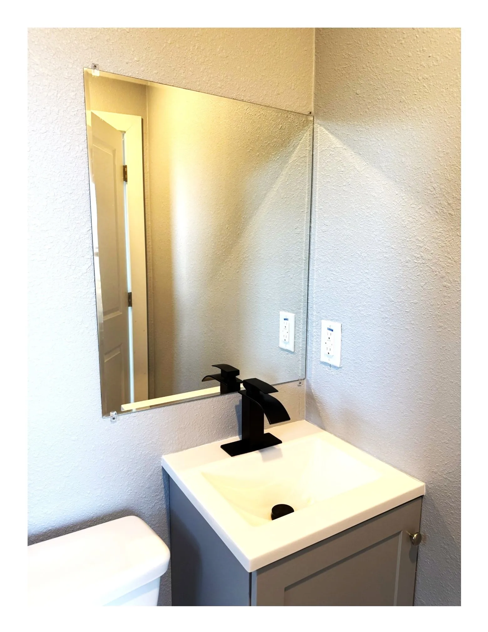 Duplex For Rent in Dallas County , 508 Ford Street, Garland, Texas 75040, 1 Bedroom, 1 Bathroom, Garage spaces, 792 Sqft, built in 1949, mls#21379238, Real Estate Agent in Garland, Homes For Rent in Dallas county, Homes For Rent in Garland, Realtor in Garland Texas, Real Estate Brokerage Independent Realty Texas, Luminita Cordes Realtor