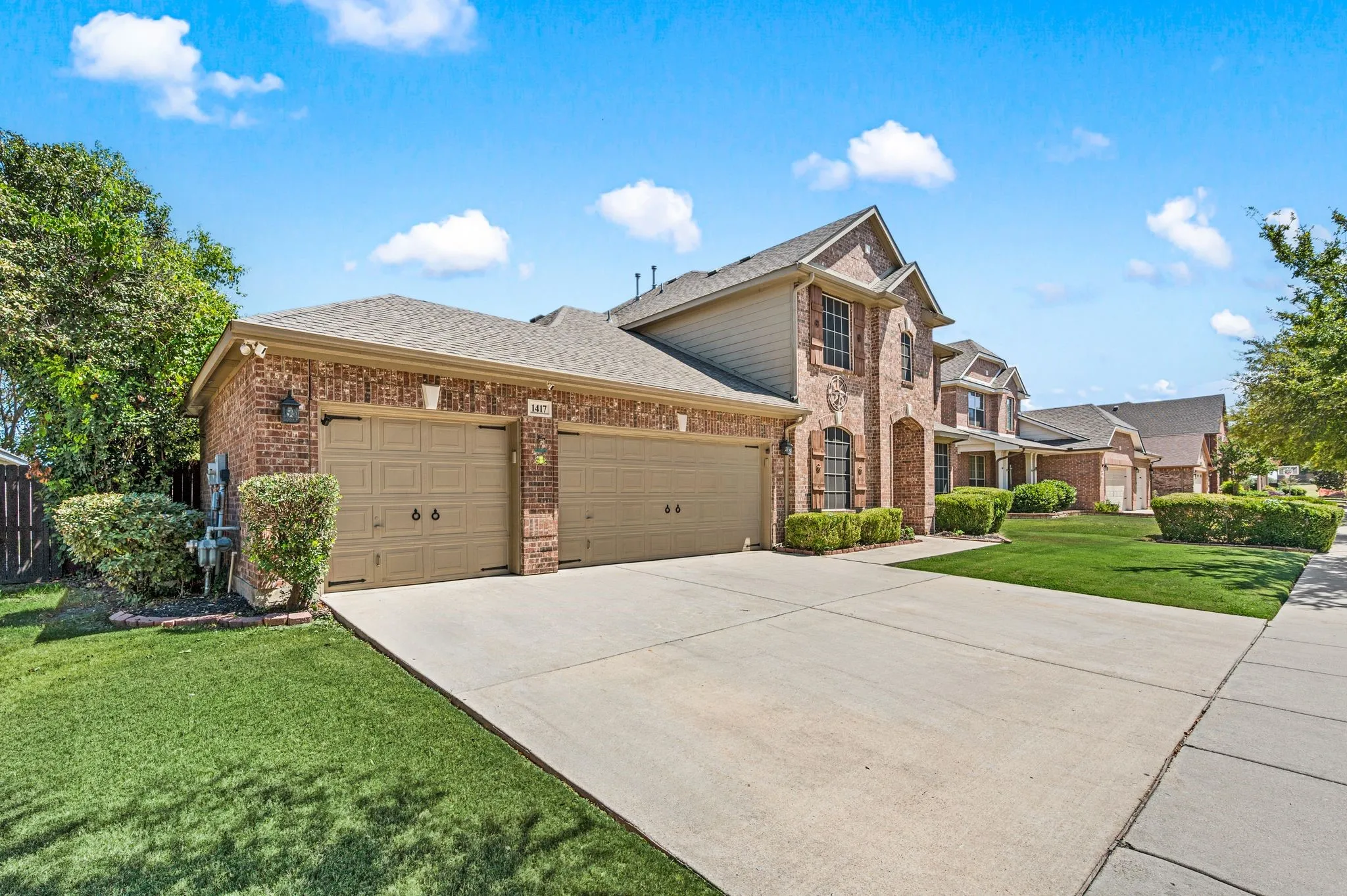 Single Family Residence For Sale in Tarrant County , 1417 White Ash Street, Saginaw, Texas 76131, 4 Bedroom, 3 Bathroom, 3 Garage spaces, 2,885 Sqft, built in 2003, mls#21378181, Real Estate Agent in Saginaw, Homes For Sale in Tarrant county, Homes For Sale in Saginaw, Realtor in Saginaw Texas, Real Estate Brokerage Independent Realty Texas, Luminita Cordes Realtor