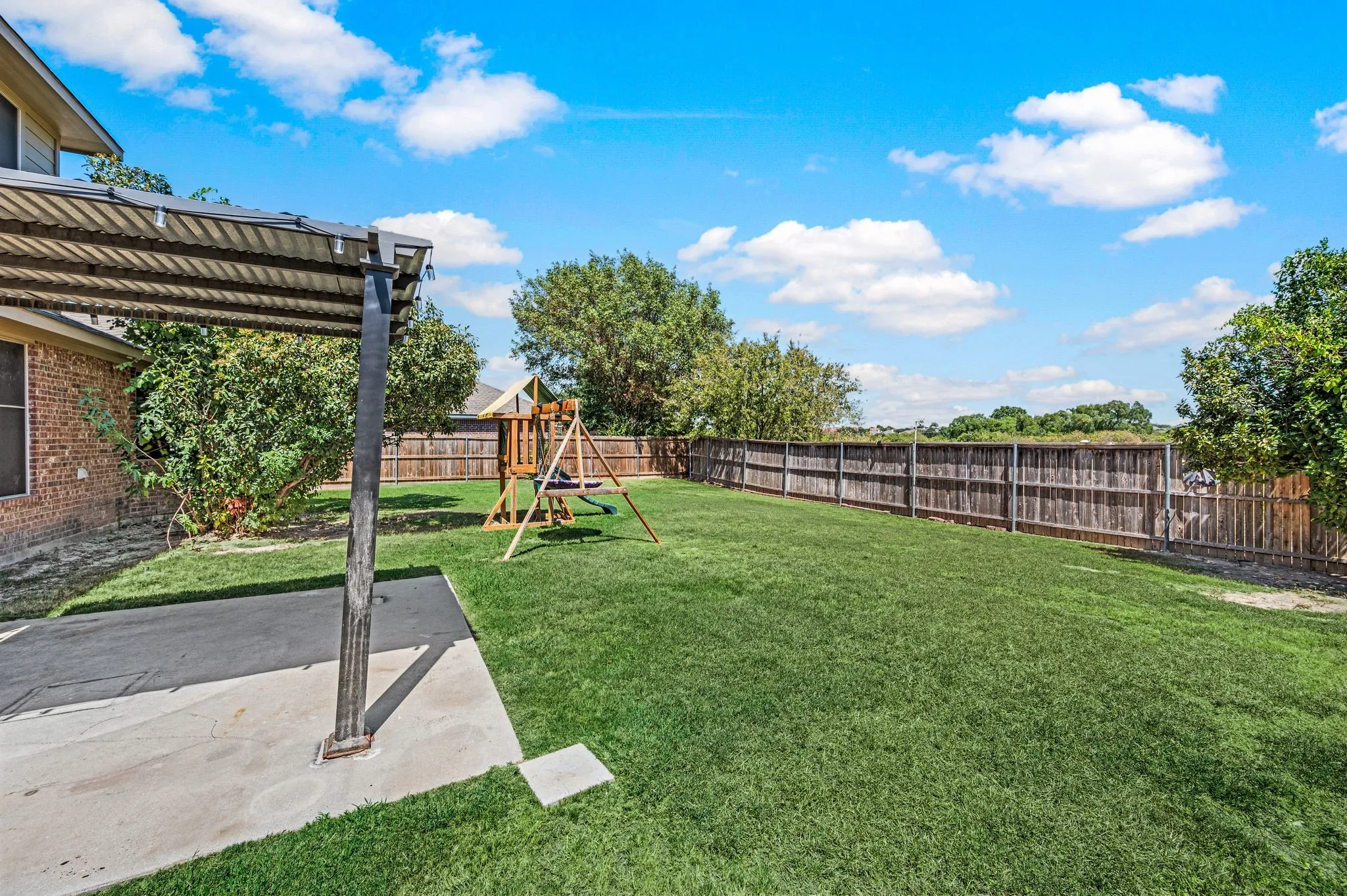 Single Family Residence For Sale in Tarrant County , 1417 White Ash Street, Saginaw, Texas 76131, 4 Bedroom, 3 Bathroom, 3 Garage spaces, 2,885 Sqft, built in 2003, mls#21378181, Real Estate Agent in Saginaw, Homes For Sale in Tarrant county, Homes For Sale in Saginaw, Realtor in Saginaw Texas, Real Estate Brokerage Independent Realty Texas, Luminita Cordes Realtor