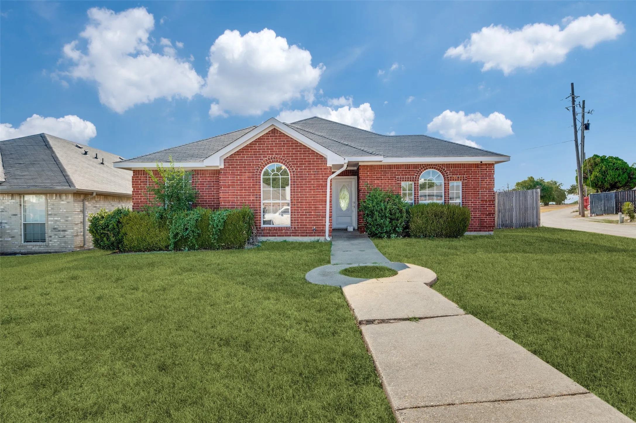 Single Family Residence For Rent in Dallas County , 1042 Westover Drive, Lancaster, Texas 75134, 3 Bedroom, 2 Bathroom, 2 Garage spaces, 1,408 Sqft, built in 1994, mls#21370881, Real Estate Agent in Lancaster, Homes For Rent in Dallas county, Homes For Rent in Lancaster, Realtor in Lancaster Texas, Real Estate Brokerage Independent Realty Texas, Luminita Cordes Realtor
