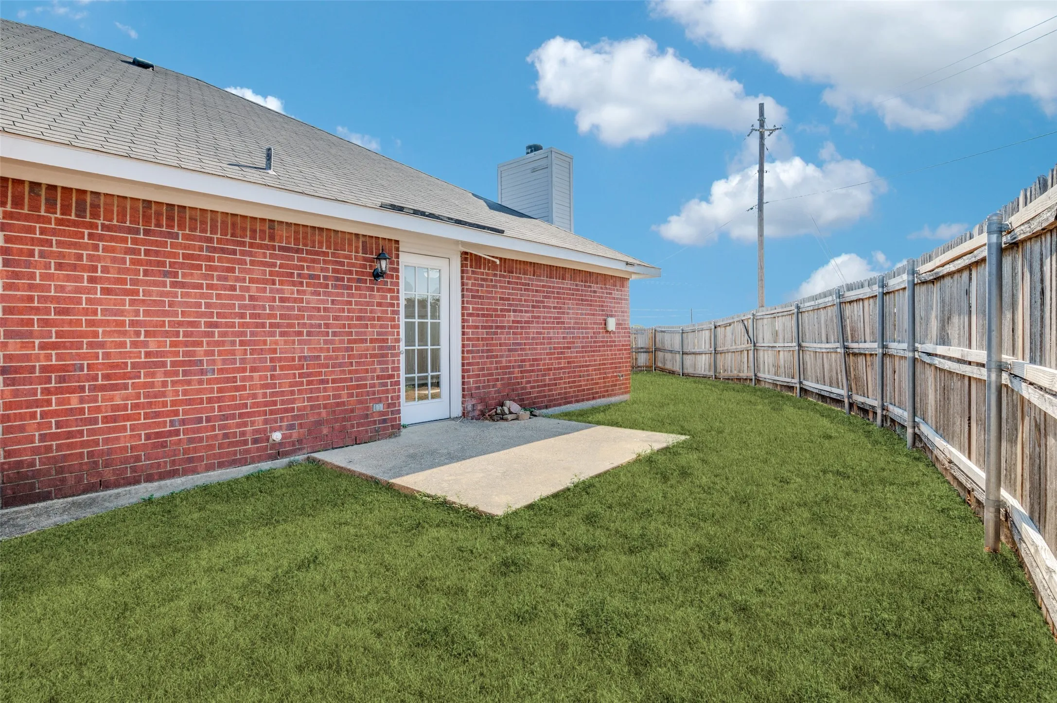 Single Family Residence For Rent in Dallas County , 1042 Westover Drive, Lancaster, Texas 75134, 3 Bedroom, 2 Bathroom, 2 Garage spaces, 1,408 Sqft, built in 1994, mls#21370881, Real Estate Agent in Lancaster, Homes For Rent in Dallas county, Homes For Rent in Lancaster, Realtor in Lancaster Texas, Real Estate Brokerage Independent Realty Texas, Luminita Cordes Realtor