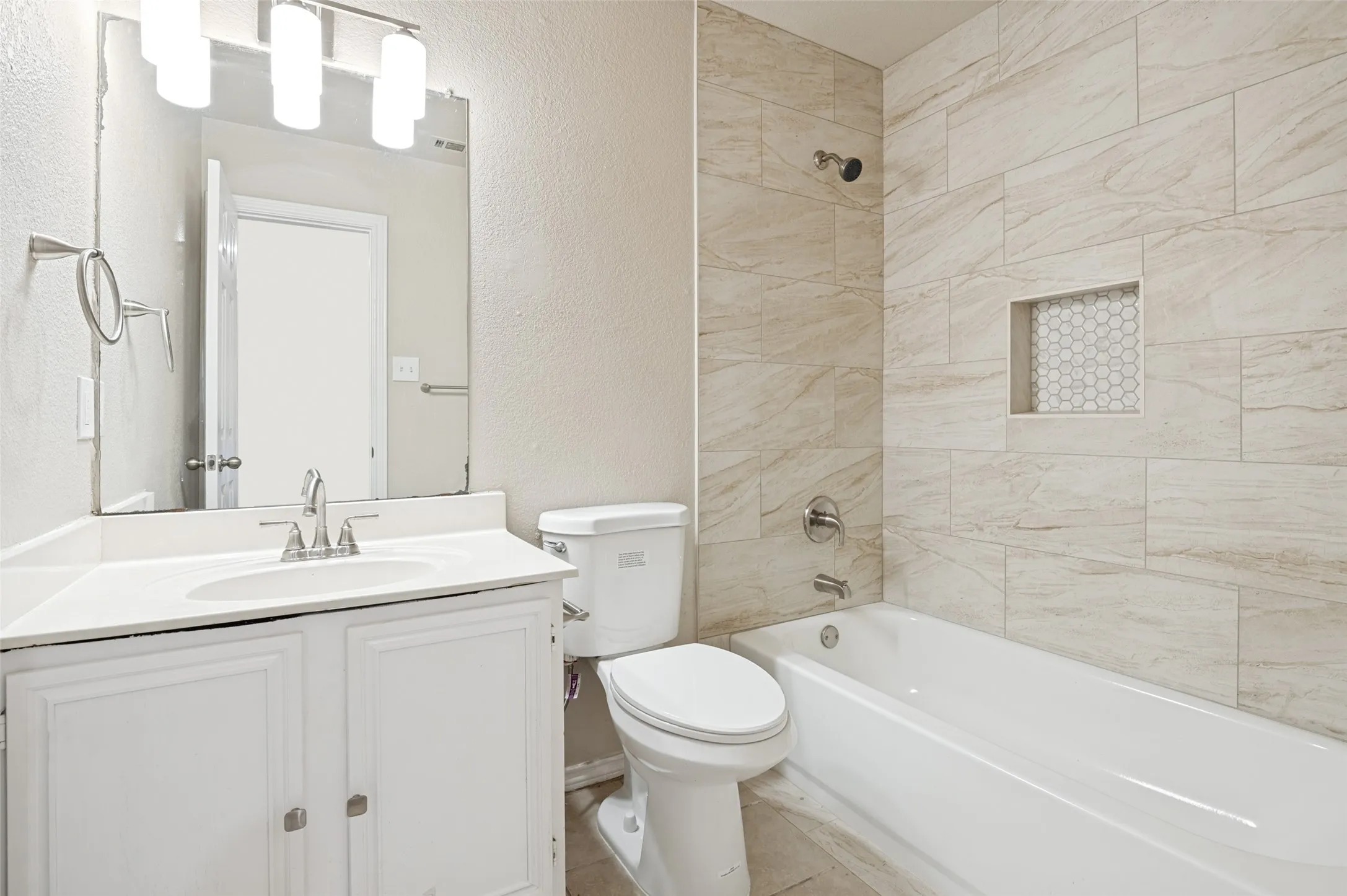 Single Family Residence For Rent in Dallas County , 1042 Westover Drive, Lancaster, Texas 75134, 3 Bedroom, 2 Bathroom, 2 Garage spaces, 1,408 Sqft, built in 1994, mls#21370881, Real Estate Agent in Lancaster, Homes For Rent in Dallas county, Homes For Rent in Lancaster, Realtor in Lancaster Texas, Real Estate Brokerage Independent Realty Texas, Luminita Cordes Realtor