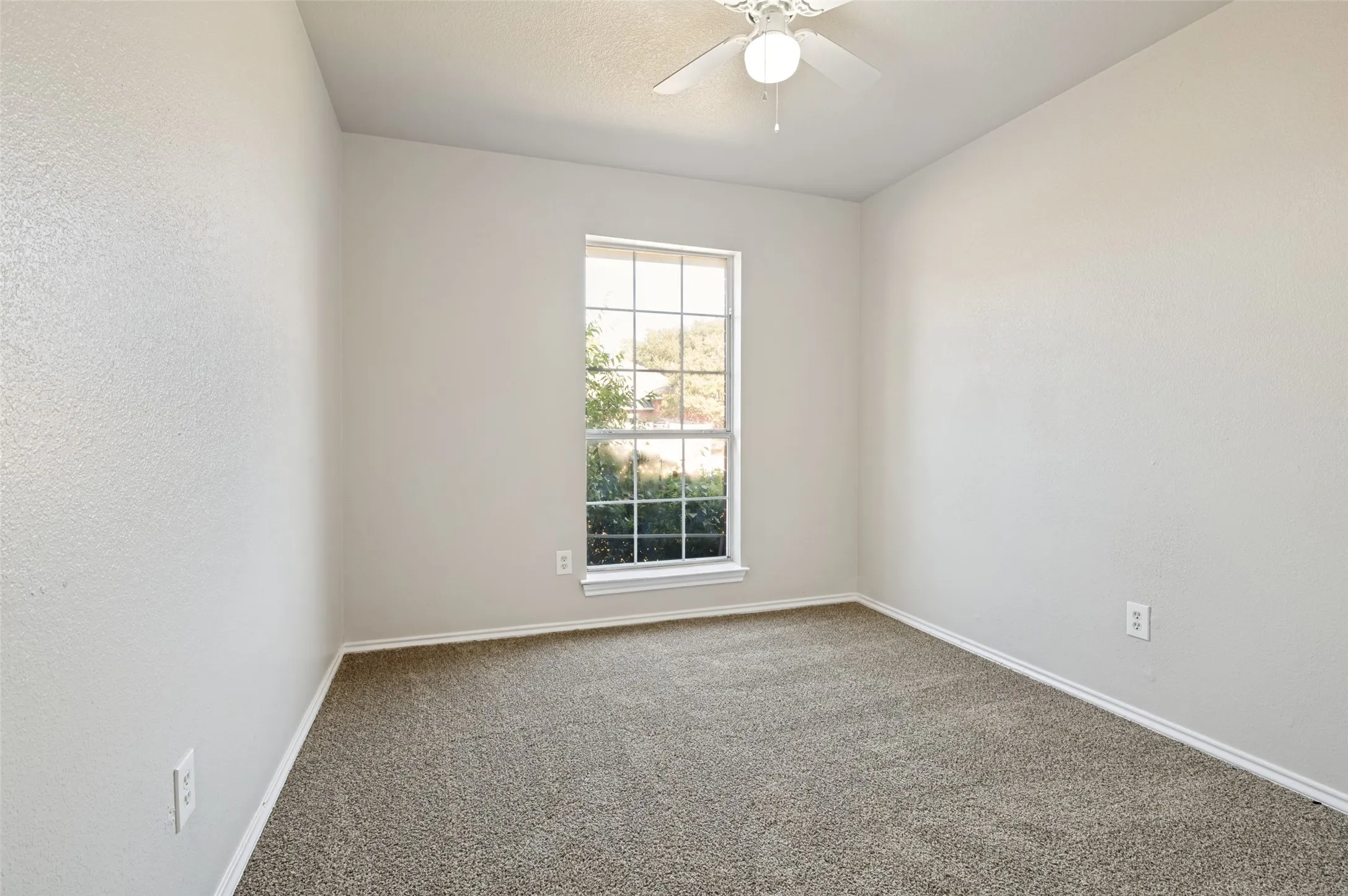 Single Family Residence For Rent in Dallas County , 1042 Westover Drive, Lancaster, Texas 75134, 3 Bedroom, 2 Bathroom, 2 Garage spaces, 1,408 Sqft, built in 1994, mls#21370881, Real Estate Agent in Lancaster, Homes For Rent in Dallas county, Homes For Rent in Lancaster, Realtor in Lancaster Texas, Real Estate Brokerage Independent Realty Texas, Luminita Cordes Realtor