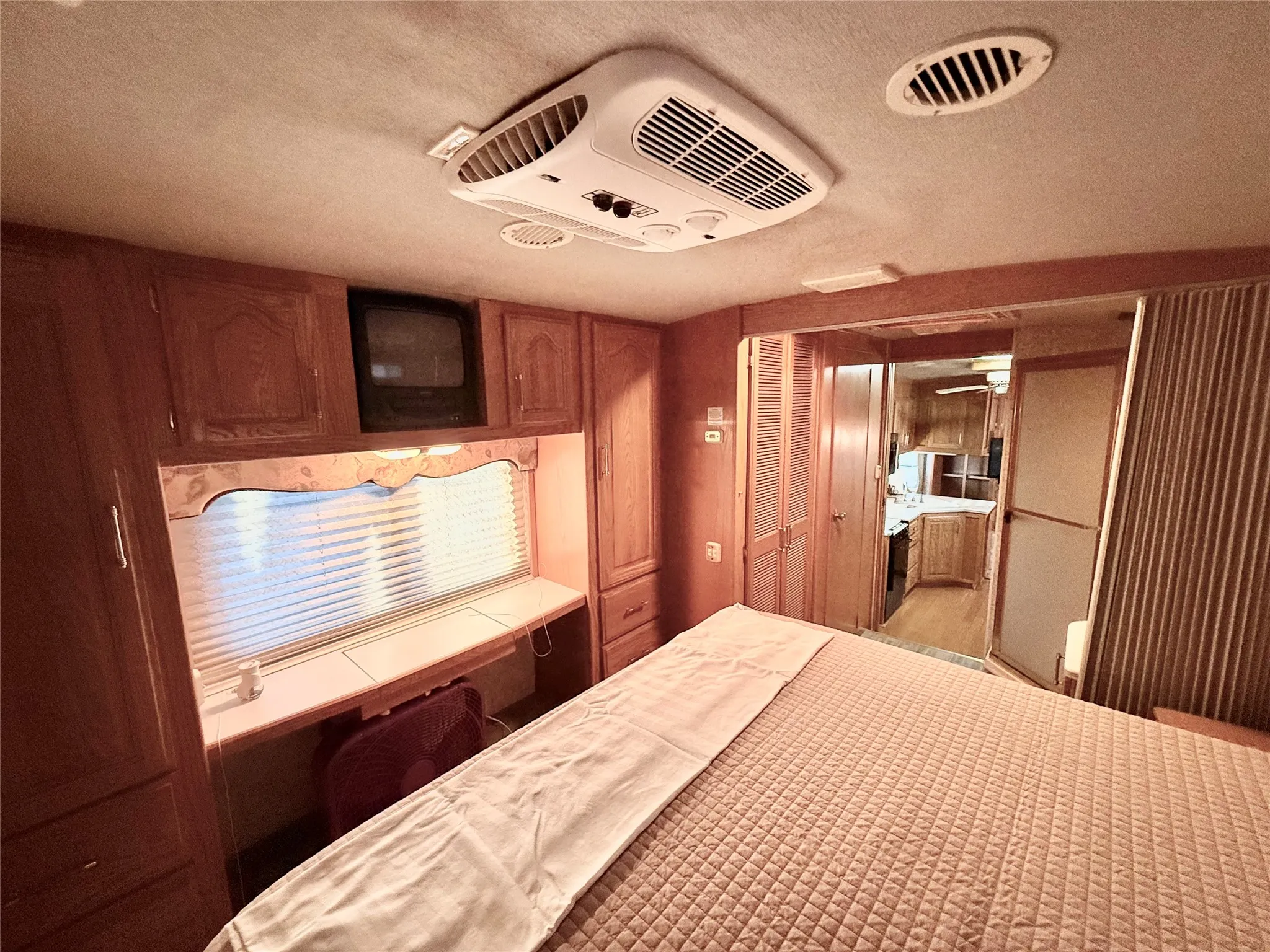 Manufactured Home For Sale in Wood County , 6435 FM 17 Lots 620-625, Yantis, Texas 75497, 1 Bedroom, 1 Bathroom, Garage spaces, 280 Sqft, built in 1998, mls#21379237, Real Estate Agent in Yantis, Homes For Sale in Wood county, Homes For Sale in Yantis, Realtor in Yantis Texas, Real Estate Brokerage Independent Realty Texas, Luminita Cordes Realtor