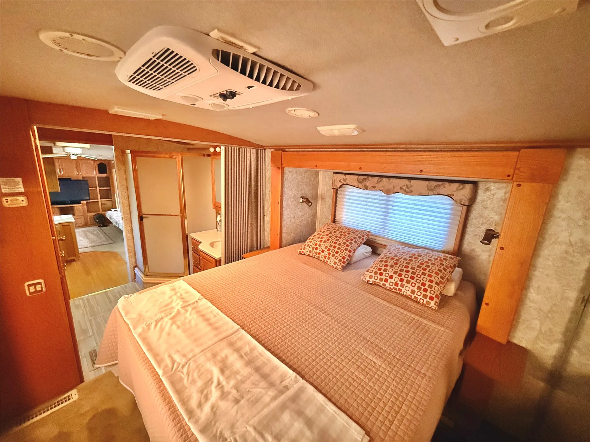 Manufactured Home For Sale in Wood County , 6435 FM 17 Lots 620-625, Yantis, Texas 75497, 1 Bedroom, 1 Bathroom, Garage spaces, 280 Sqft, built in 1998, mls#21379237, Real Estate Agent in Yantis, Homes For Sale in Wood county, Homes For Sale in Yantis, Realtor in Yantis Texas, Real Estate Brokerage Independent Realty Texas, Luminita Cordes Realtor
