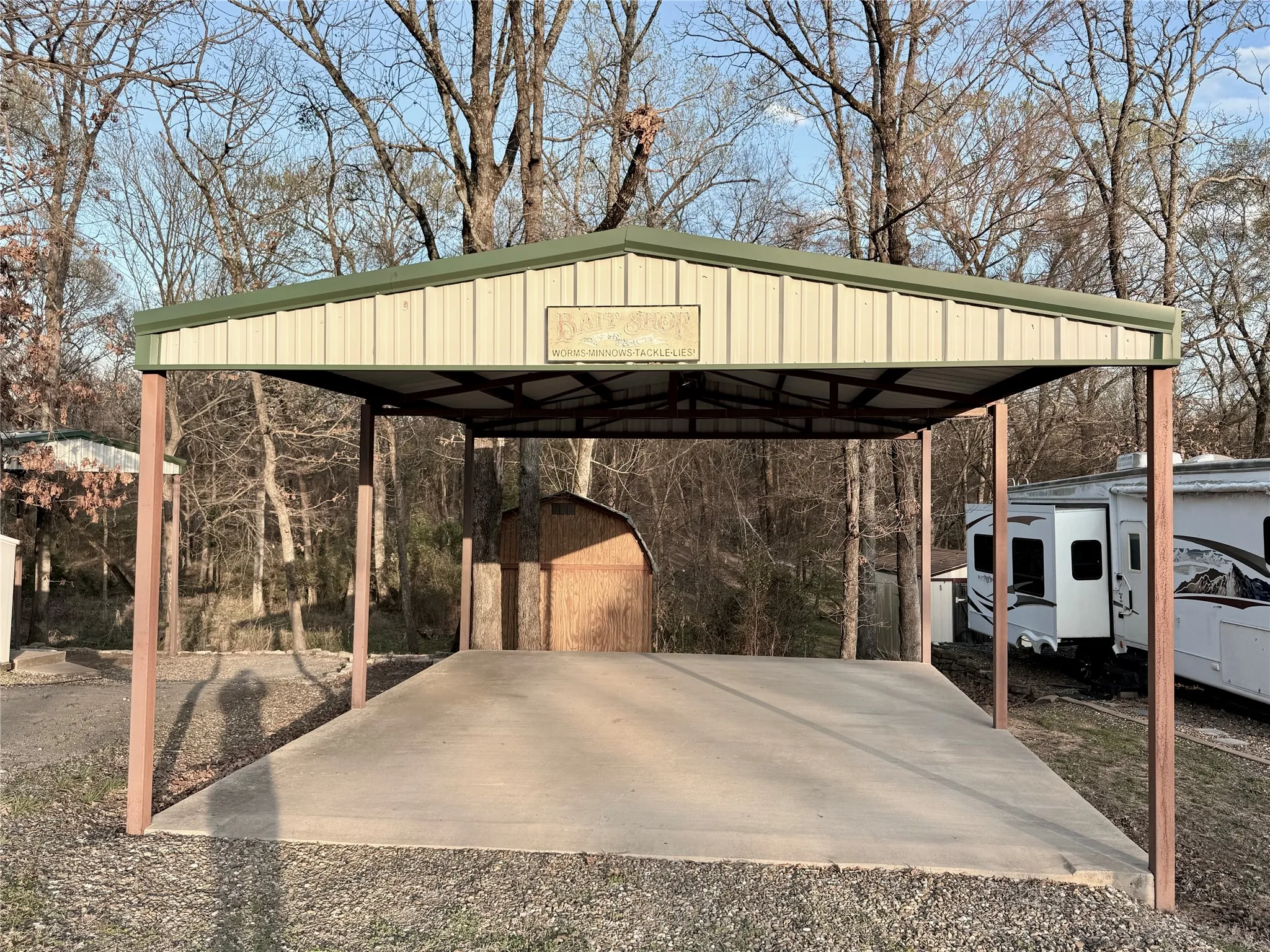 Manufactured Home For Sale in Wood County , 6435 FM 17 Lots 620-625, Yantis, Texas 75497, 1 Bedroom, 1 Bathroom, Garage spaces, 280 Sqft, built in 1998, mls#21379237, Real Estate Agent in Yantis, Homes For Sale in Wood county, Homes For Sale in Yantis, Realtor in Yantis Texas, Real Estate Brokerage Independent Realty Texas, Luminita Cordes Realtor