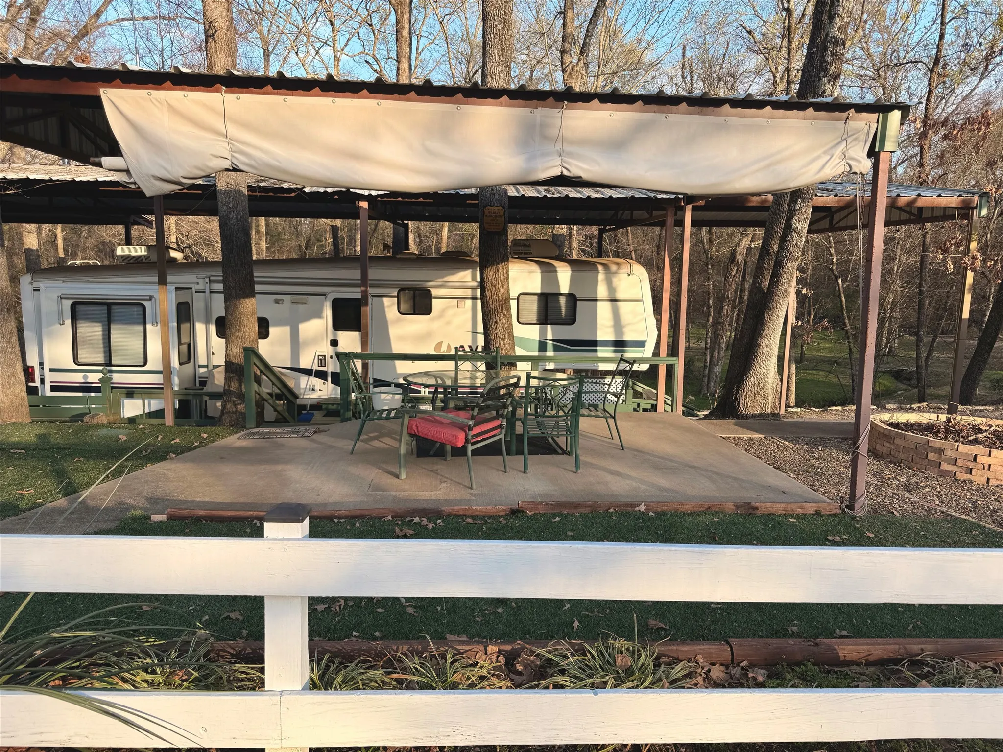 Manufactured Home For Sale in Wood County , 6435 FM 17 Lots 620-625, Yantis, Texas 75497, 1 Bedroom, 1 Bathroom, Garage spaces, 280 Sqft, built in 1998, mls#21379237, Real Estate Agent in Yantis, Homes For Sale in Wood county, Homes For Sale in Yantis, Realtor in Yantis Texas, Real Estate Brokerage Independent Realty Texas, Luminita Cordes Realtor