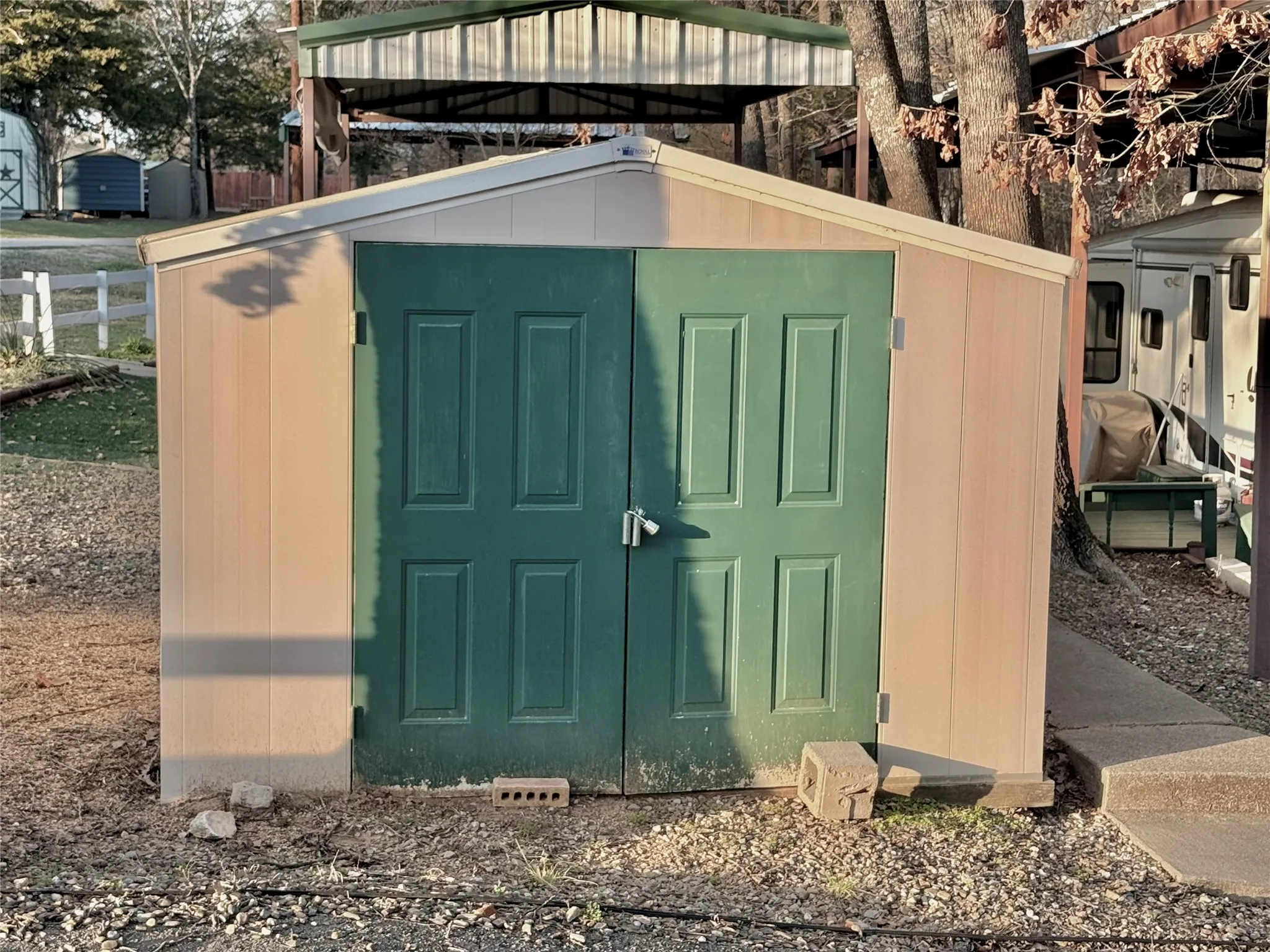 Manufactured Home For Sale in Wood County , 6435 FM 17 Lots 620-625, Yantis, Texas 75497, 1 Bedroom, 1 Bathroom, Garage spaces, 280 Sqft, built in 1998, mls#21379237, Real Estate Agent in Yantis, Homes For Sale in Wood county, Homes For Sale in Yantis, Realtor in Yantis Texas, Real Estate Brokerage Independent Realty Texas, Luminita Cordes Realtor