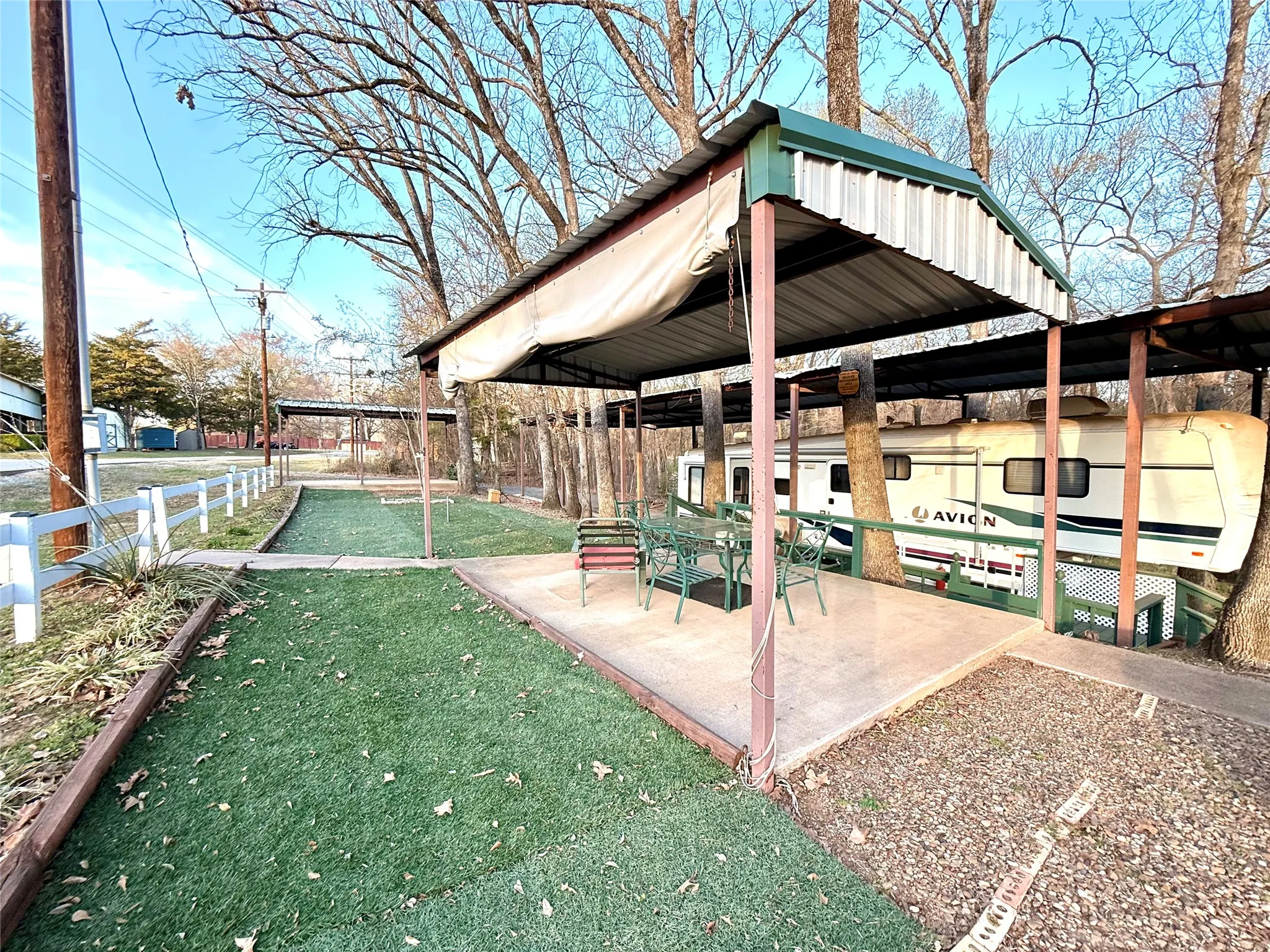 Manufactured Home For Sale in Wood County , 6435 FM 17 Lots 620-625, Yantis, Texas 75497, 1 Bedroom, 1 Bathroom, Garage spaces, 280 Sqft, built in 1998, mls#21379237, Real Estate Agent in Yantis, Homes For Sale in Wood county, Homes For Sale in Yantis, Realtor in Yantis Texas, Real Estate Brokerage Independent Realty Texas, Luminita Cordes Realtor