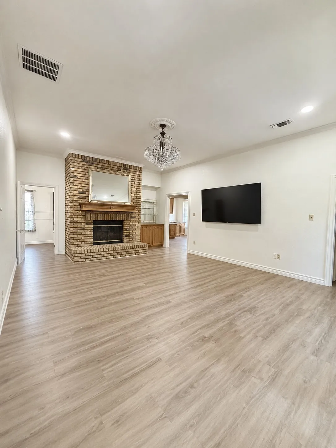 Single Family Residence For Rent in Dallas County , 1213 Parkrow Place, Irving, Texas 75060, 3 Bedroom, 3 Bathroom, 2 Garage spaces, 2,076 Sqft, built in 1984, mls#21379243, Real Estate Agent in Irving, Homes For Rent in Dallas county, Homes For Rent in Irving, Realtor in Irving Texas, Real Estate Brokerage Independent Realty Texas, Luminita Cordes Realtor