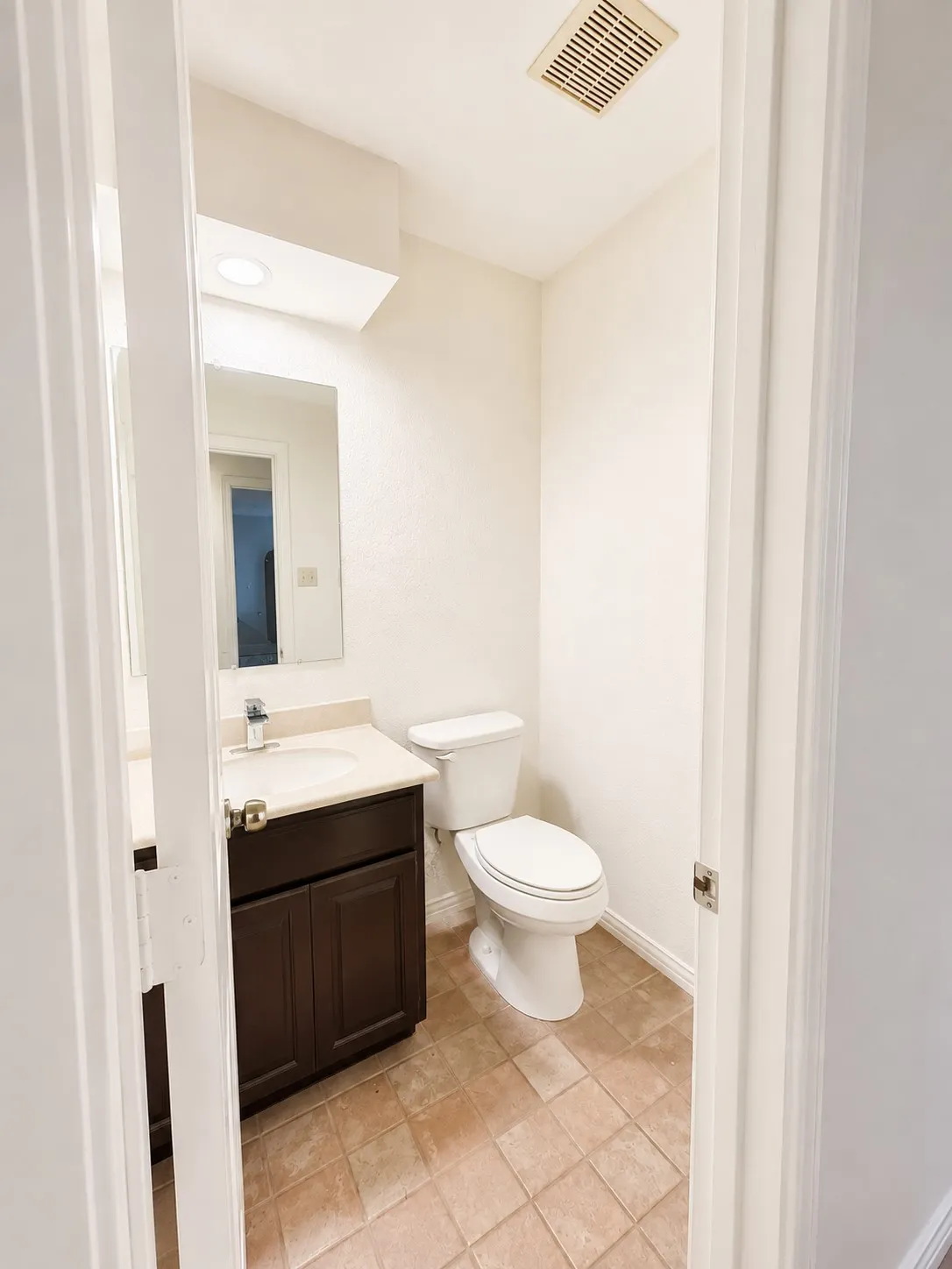 Single Family Residence For Rent in Dallas County , 1213 Parkrow Place, Irving, Texas 75060, 3 Bedroom, 3 Bathroom, 2 Garage spaces, 2,076 Sqft, built in 1984, mls#21379243, Real Estate Agent in Irving, Homes For Rent in Dallas county, Homes For Rent in Irving, Realtor in Irving Texas, Real Estate Brokerage Independent Realty Texas, Luminita Cordes Realtor