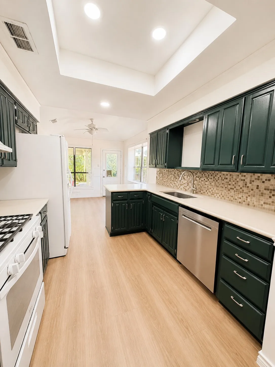 Single Family Residence For Rent in Dallas County , 1213 Parkrow Place, Irving, Texas 75060, 3 Bedroom, 3 Bathroom, 2 Garage spaces, 2,076 Sqft, built in 1984, mls#21379243, Real Estate Agent in Irving, Homes For Rent in Dallas county, Homes For Rent in Irving, Realtor in Irving Texas, Real Estate Brokerage Independent Realty Texas, Luminita Cordes Realtor
