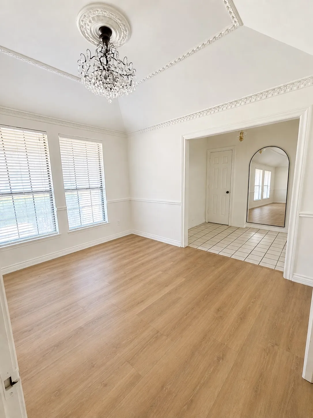Single Family Residence For Rent in Dallas County , 1213 Parkrow Place, Irving, Texas 75060, 3 Bedroom, 3 Bathroom, 2 Garage spaces, 2,076 Sqft, built in 1984, mls#21379243, Real Estate Agent in Irving, Homes For Rent in Dallas county, Homes For Rent in Irving, Realtor in Irving Texas, Real Estate Brokerage Independent Realty Texas, Luminita Cordes Realtor