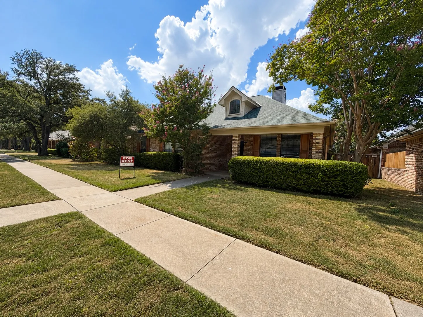 Single Family Residence For Rent in Dallas County , 1213 Parkrow Place, Irving, Texas 75060, 3 Bedroom, 3 Bathroom, 2 Garage spaces, 2,076 Sqft, built in 1984, mls#21379243, Real Estate Agent in Irving, Homes For Rent in Dallas county, Homes For Rent in Irving, Realtor in Irving Texas, Real Estate Brokerage Independent Realty Texas, Luminita Cordes Realtor