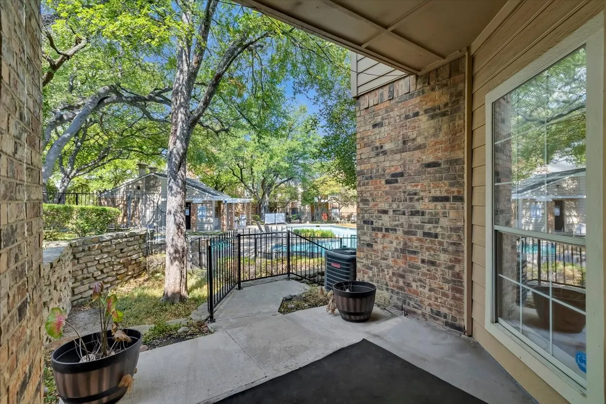 Condominium For Rent in Dallas County , 14277 Preston Road C315, Dallas, Texas 75254, 1 Bedroom, 1 Bathroom, Garage spaces, 709 Sqft, built in 1982, mls#21379246, Real Estate Agent in Dallas, Homes For Rent in Dallas county, Homes For Rent in Dallas, Realtor in Dallas Texas, Real Estate Brokerage Independent Realty Texas, Luminita Cordes Realtor