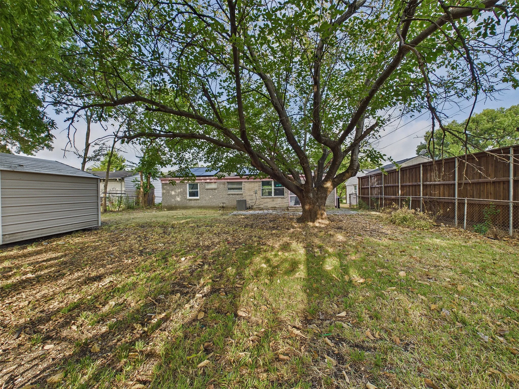 Single Family Residence For Sale in Dallas County , 4410 Harvey Drive, Mesquite, Texas 75150, 3 Bedroom, 2 Bathroom, Garage spaces, 1,442 Sqft, built in 1958, mls#21379129, Real Estate Agent in Mesquite, Homes For Sale in Dallas county, Homes For Sale in Mesquite, Realtor in Mesquite Texas, Real Estate Brokerage Independent Realty Texas, Luminita Cordes Realtor