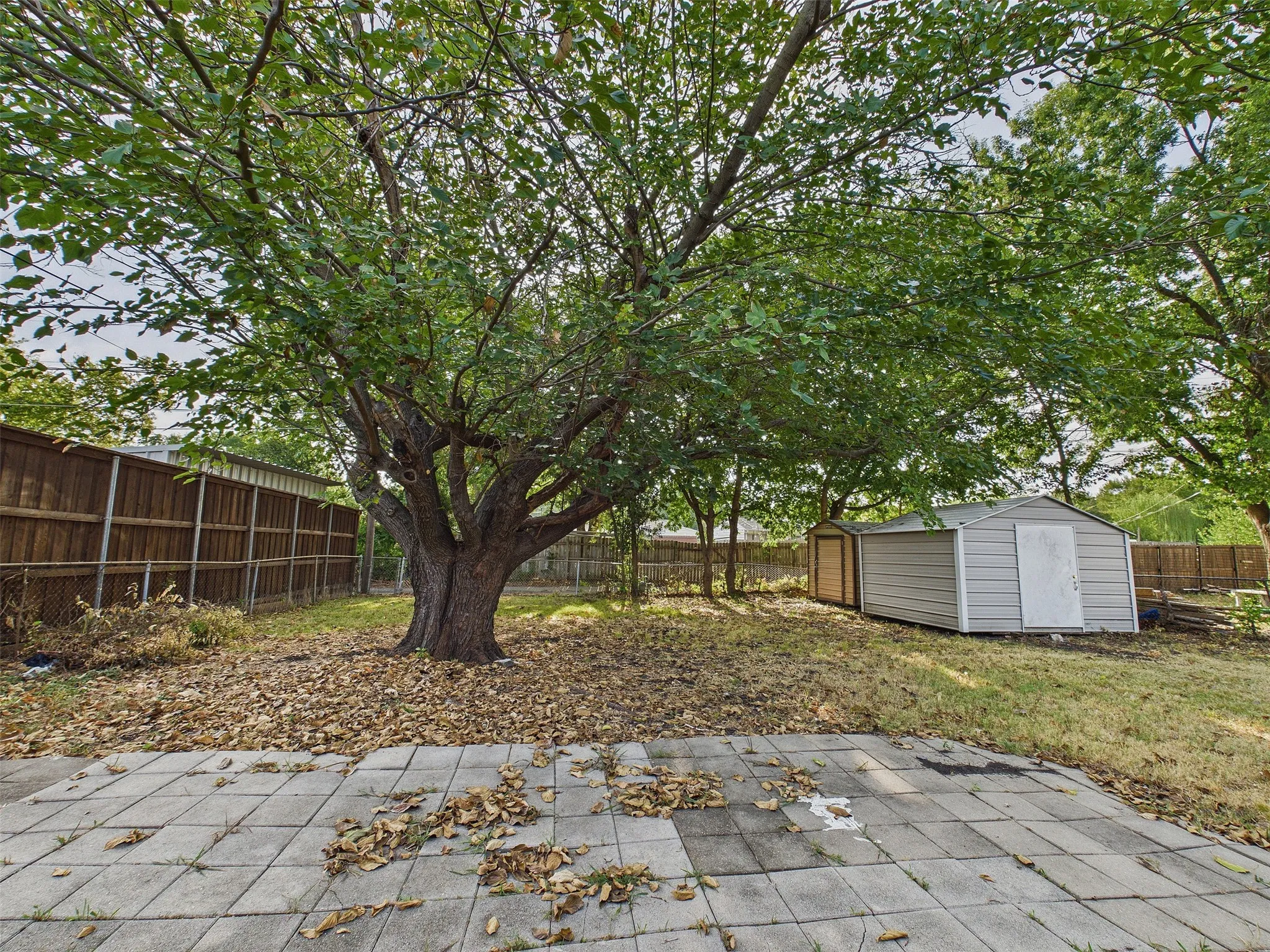 Single Family Residence For Sale in Dallas County , 4410 Harvey Drive, Mesquite, Texas 75150, 3 Bedroom, 2 Bathroom, Garage spaces, 1,442 Sqft, built in 1958, mls#21379129, Real Estate Agent in Mesquite, Homes For Sale in Dallas county, Homes For Sale in Mesquite, Realtor in Mesquite Texas, Real Estate Brokerage Independent Realty Texas, Luminita Cordes Realtor
