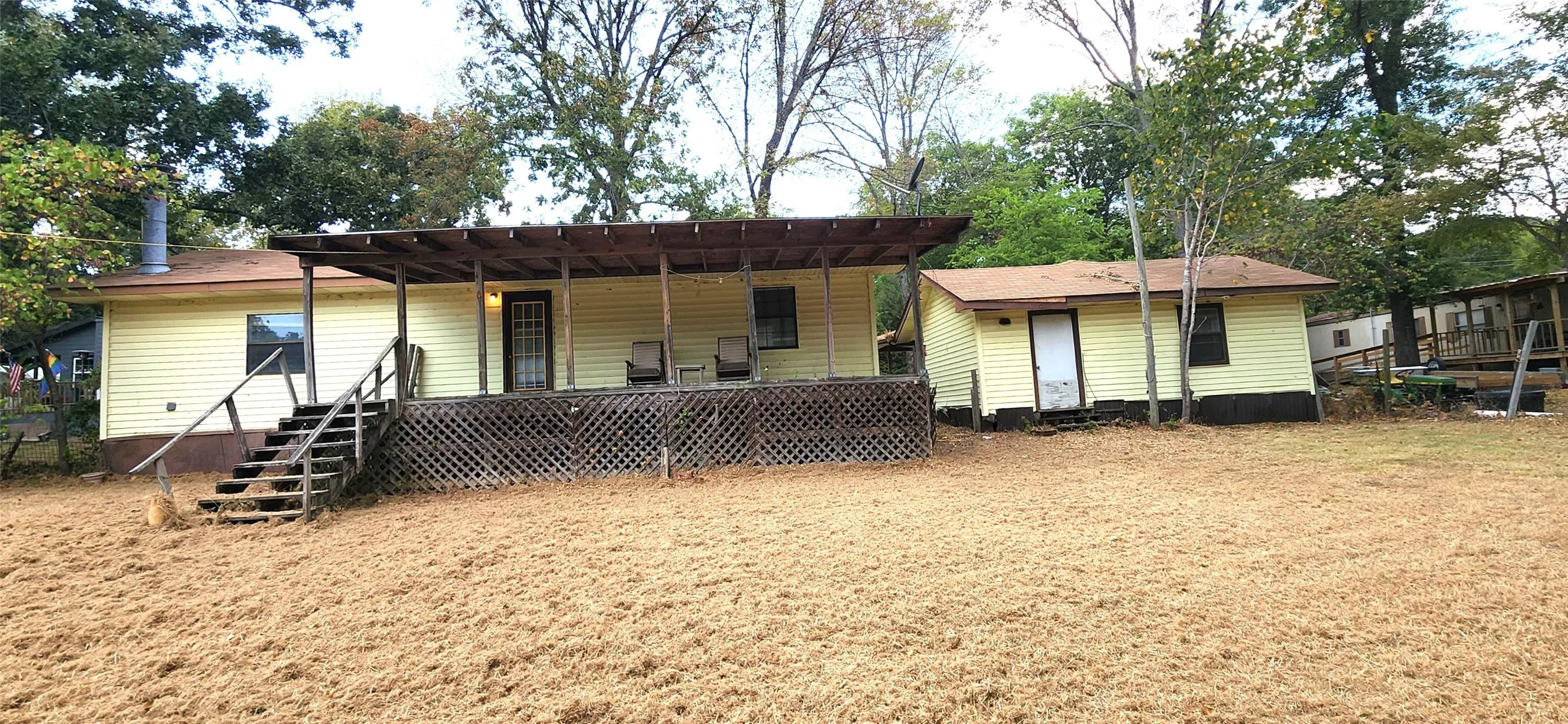 Single Family Residence For Sale in Henderson County , 6184 Cherokee Trail, Mabank, Texas 75156, 1 Bedroom, 1 Bathroom, Garage spaces, 920 Sqft, built in 1987, mls#21379248, Real Estate Agent in Mabank, Homes For Sale in Henderson county, Homes For Sale in Mabank, Realtor in Mabank Texas, Real Estate Brokerage Independent Realty Texas, Luminita Cordes Realtor