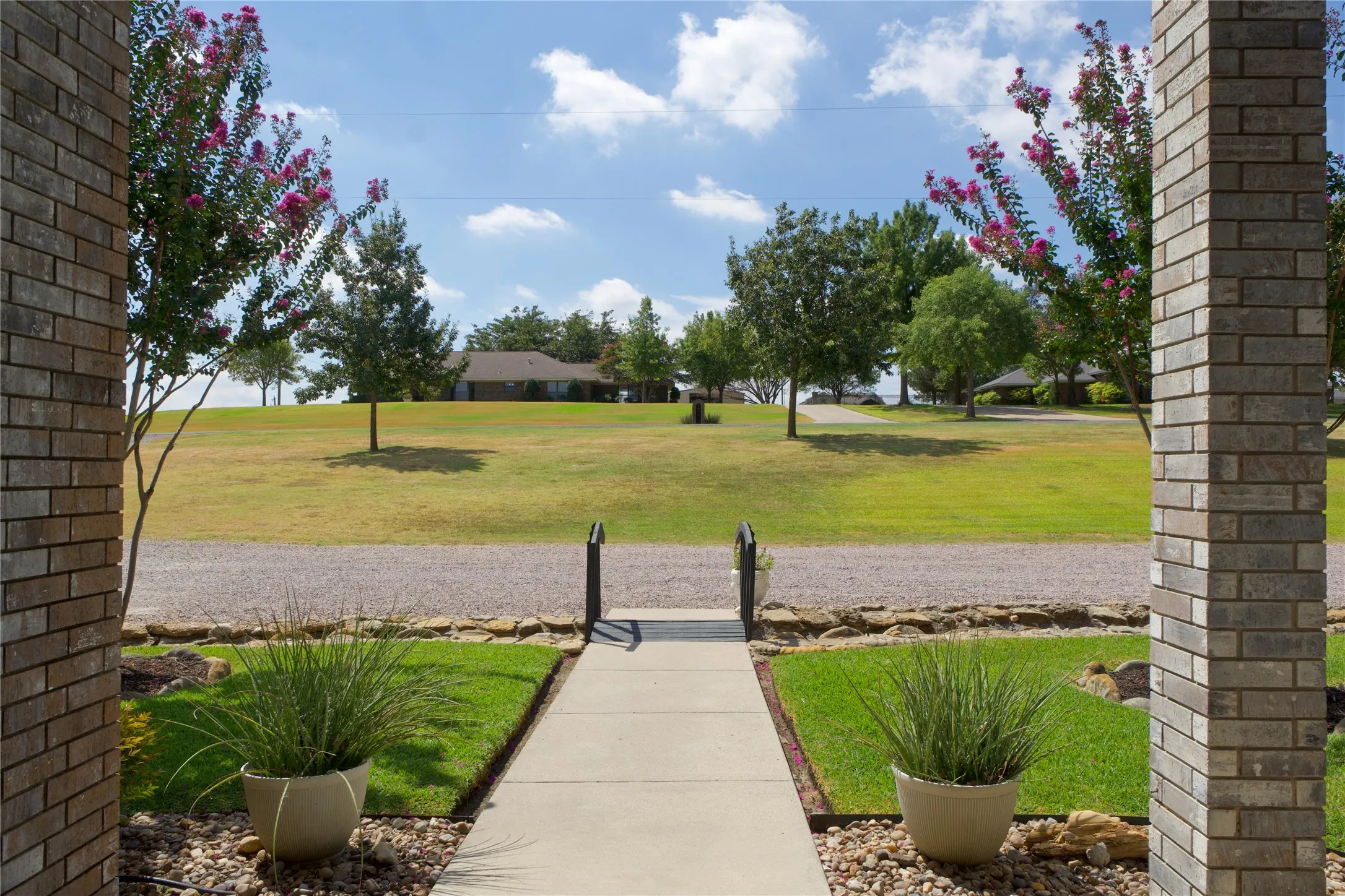 Single Family Residence For Sale in Cooke County , 301 Hillside Drive, Muenster, Texas 76252, 3 Bedroom, 3 Bathroom, 4 Garage spaces, 2,609 Sqft, built in 1999, mls#21377276, Real Estate Agent in Muenster, Homes For Sale in Cooke county, Homes For Sale in Muenster, Realtor in Muenster Texas, Real Estate Brokerage Independent Realty Texas, Luminita Cordes Realtor