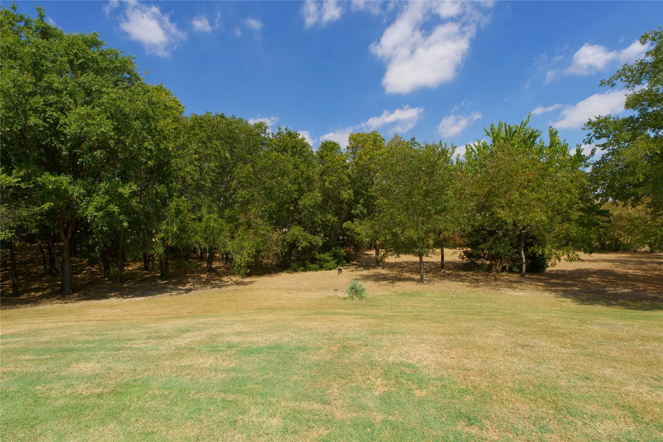Single Family Residence For Sale in Cooke County , 301 Hillside Drive, Muenster, Texas 76252, 3 Bedroom, 3 Bathroom, 4 Garage spaces, 2,609 Sqft, built in 1999, mls#21377276, Real Estate Agent in Muenster, Homes For Sale in Cooke county, Homes For Sale in Muenster, Realtor in Muenster Texas, Real Estate Brokerage Independent Realty Texas, Luminita Cordes Realtor
