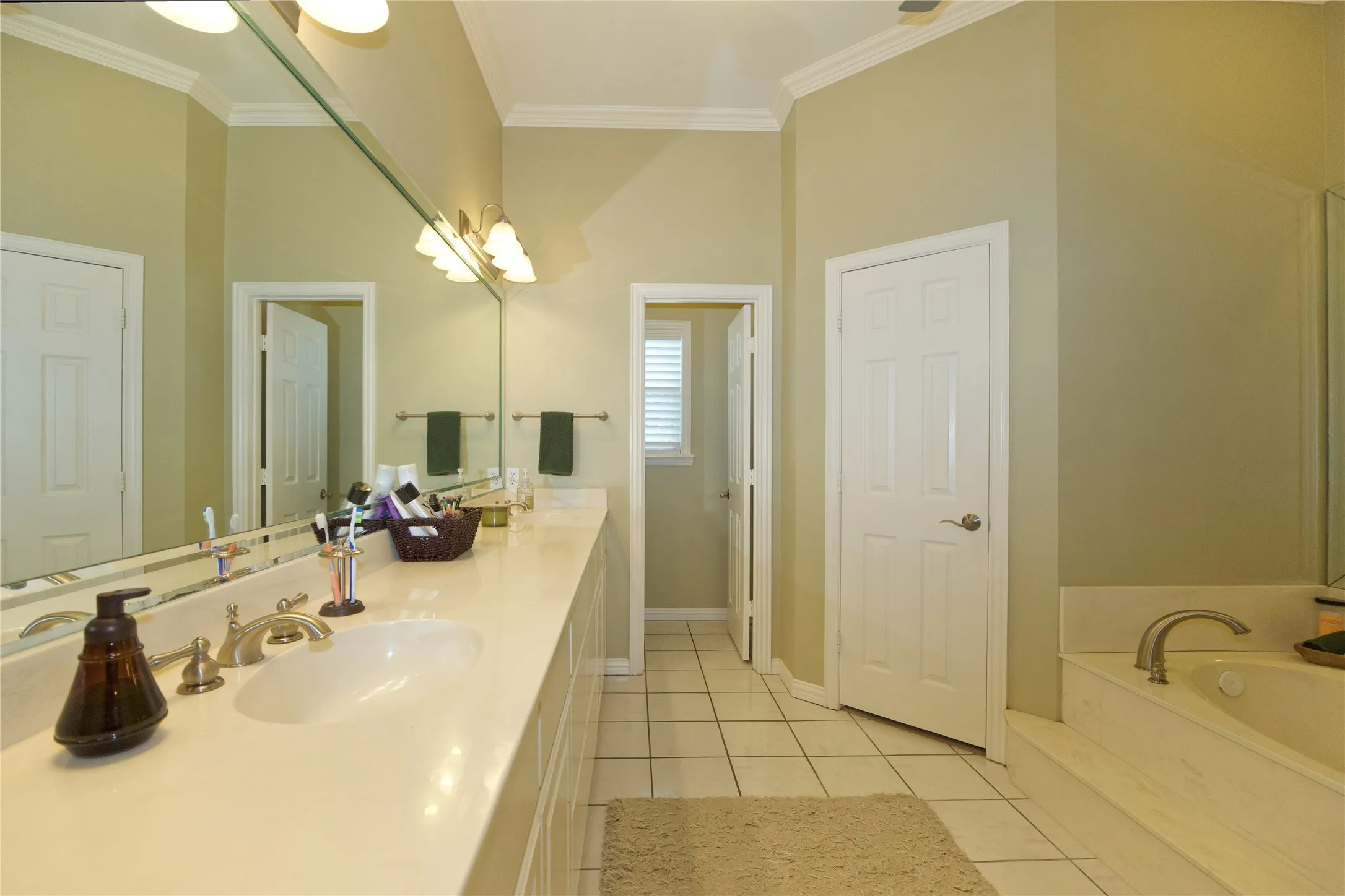Single Family Residence For Sale in Cooke County , 301 Hillside Drive, Muenster, Texas 76252, 3 Bedroom, 3 Bathroom, 4 Garage spaces, 2,609 Sqft, built in 1999, mls#21377276, Real Estate Agent in Muenster, Homes For Sale in Cooke county, Homes For Sale in Muenster, Realtor in Muenster Texas, Real Estate Brokerage Independent Realty Texas, Luminita Cordes Realtor