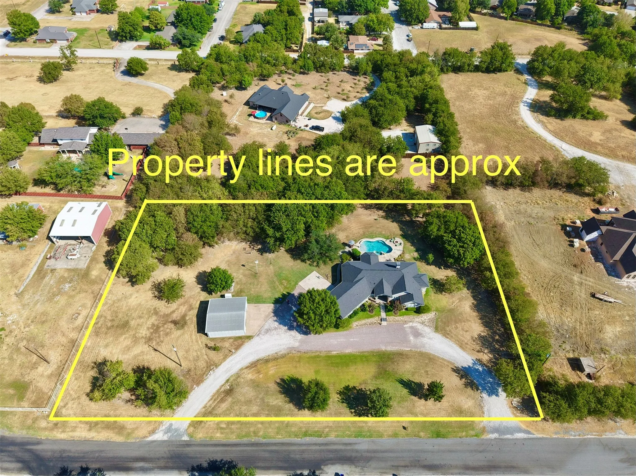 Single Family Residence For Sale in Cooke County , 301 Hillside Drive, Muenster, Texas 76252, 3 Bedroom, 3 Bathroom, 4 Garage spaces, 2,609 Sqft, built in 1999, mls#21377276, Real Estate Agent in Muenster, Homes For Sale in Cooke county, Homes For Sale in Muenster, Realtor in Muenster Texas, Real Estate Brokerage Independent Realty Texas, Luminita Cordes Realtor