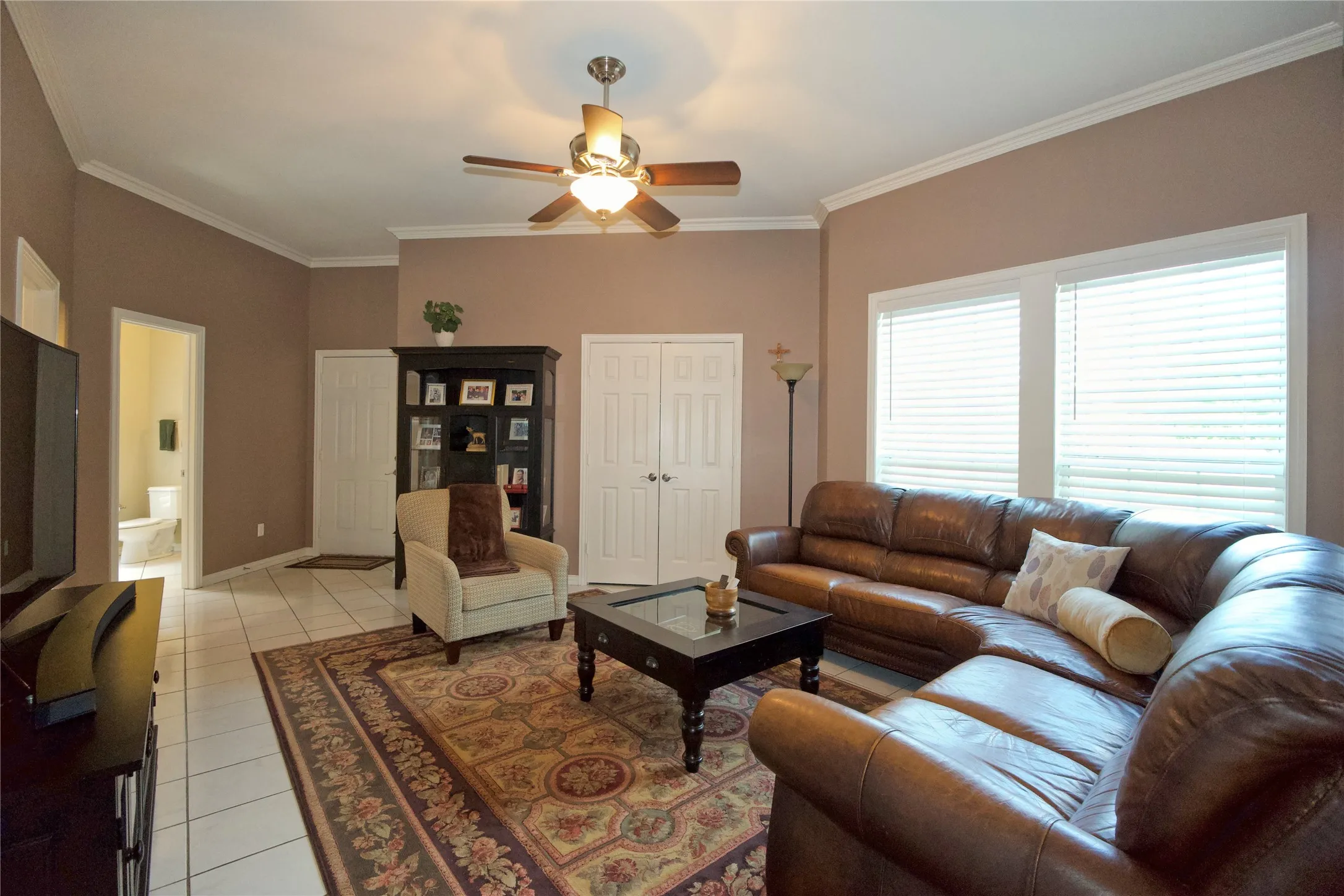 Single Family Residence For Sale in Cooke County , 301 Hillside Drive, Muenster, Texas 76252, 3 Bedroom, 3 Bathroom, 4 Garage spaces, 2,609 Sqft, built in 1999, mls#21377276, Real Estate Agent in Muenster, Homes For Sale in Cooke county, Homes For Sale in Muenster, Realtor in Muenster Texas, Real Estate Brokerage Independent Realty Texas, Luminita Cordes Realtor