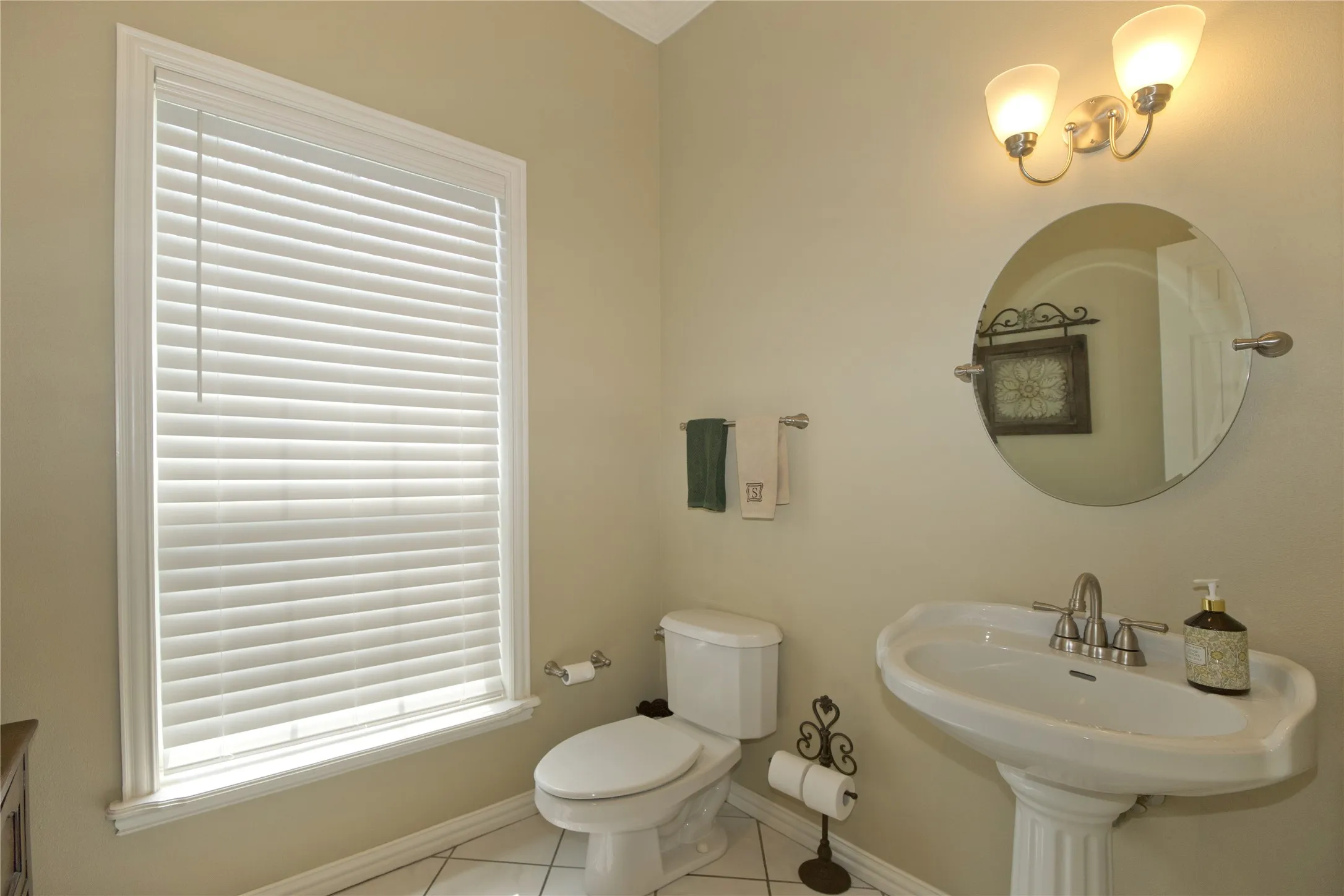 Single Family Residence For Sale in Cooke County , 301 Hillside Drive, Muenster, Texas 76252, 3 Bedroom, 3 Bathroom, 4 Garage spaces, 2,609 Sqft, built in 1999, mls#21377276, Real Estate Agent in Muenster, Homes For Sale in Cooke county, Homes For Sale in Muenster, Realtor in Muenster Texas, Real Estate Brokerage Independent Realty Texas, Luminita Cordes Realtor