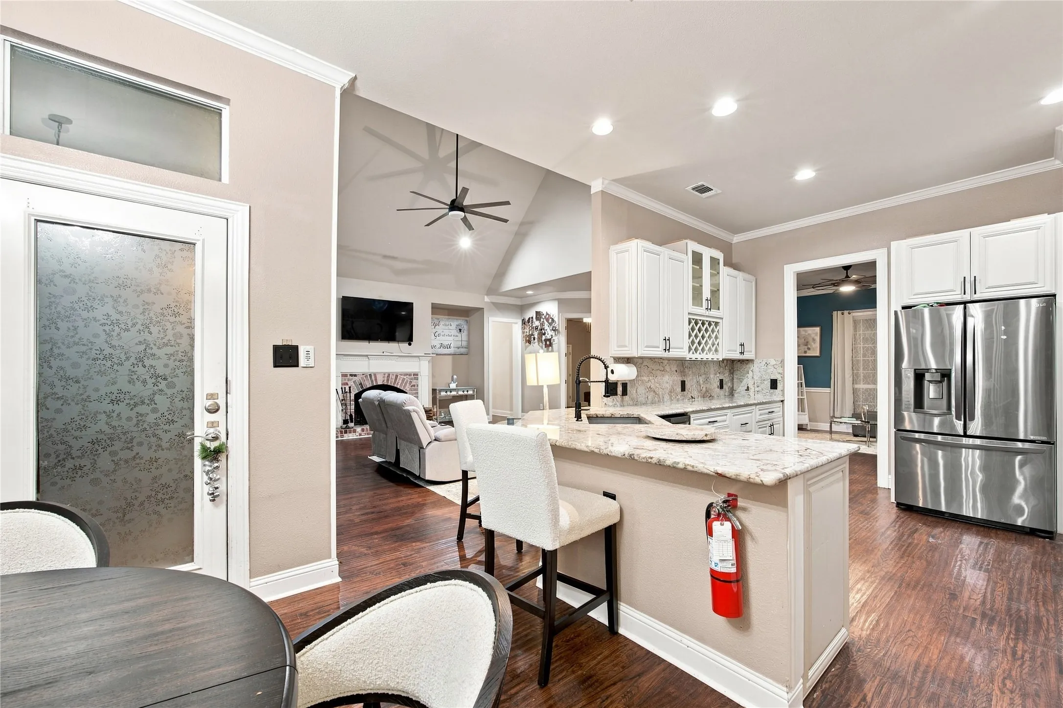 Single Family Residence For Sale in Ellis County , 4518 Pecan Creek Drive, Midlothian, Texas 76065, 4 Bedroom, 3 Bathroom, 3 Garage spaces, 2,611 Sqft, built in 1996, mls#21379241, Real Estate Agent in Midlothian, Homes For Sale in Ellis county, Homes For Sale in Midlothian, Realtor in Midlothian Texas, Real Estate Brokerage Independent Realty Texas, Luminita Cordes Realtor