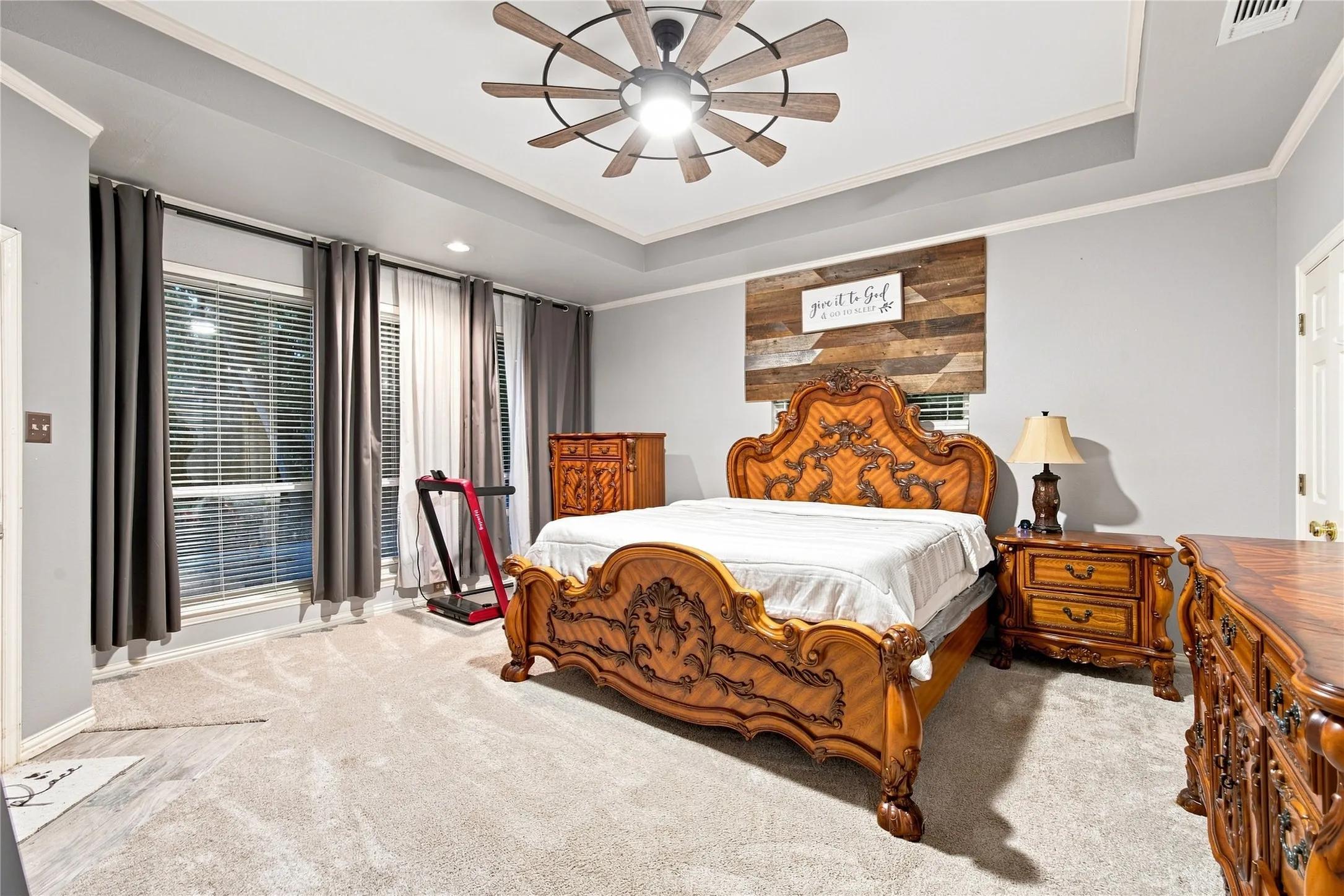 Single Family Residence For Sale in Ellis County , 4518 Pecan Creek Drive, Midlothian, Texas 76065, 4 Bedroom, 3 Bathroom, 3 Garage spaces, 2,611 Sqft, built in 1996, mls#21379241, Real Estate Agent in Midlothian, Homes For Sale in Ellis county, Homes For Sale in Midlothian, Realtor in Midlothian Texas, Real Estate Brokerage Independent Realty Texas, Luminita Cordes Realtor