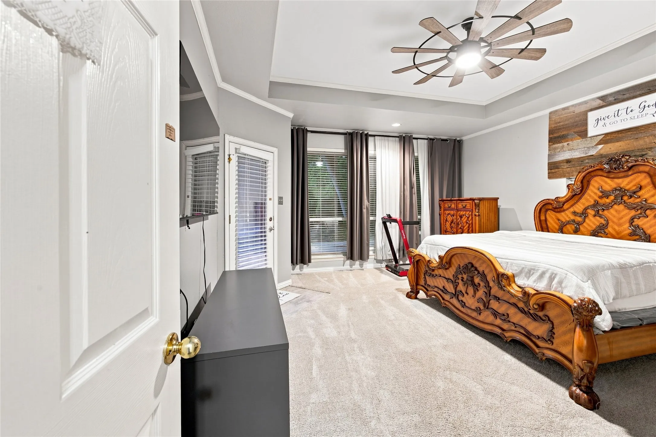 Single Family Residence For Sale in Ellis County , 4518 Pecan Creek Drive, Midlothian, Texas 76065, 4 Bedroom, 3 Bathroom, 3 Garage spaces, 2,611 Sqft, built in 1996, mls#21379241, Real Estate Agent in Midlothian, Homes For Sale in Ellis county, Homes For Sale in Midlothian, Realtor in Midlothian Texas, Real Estate Brokerage Independent Realty Texas, Luminita Cordes Realtor