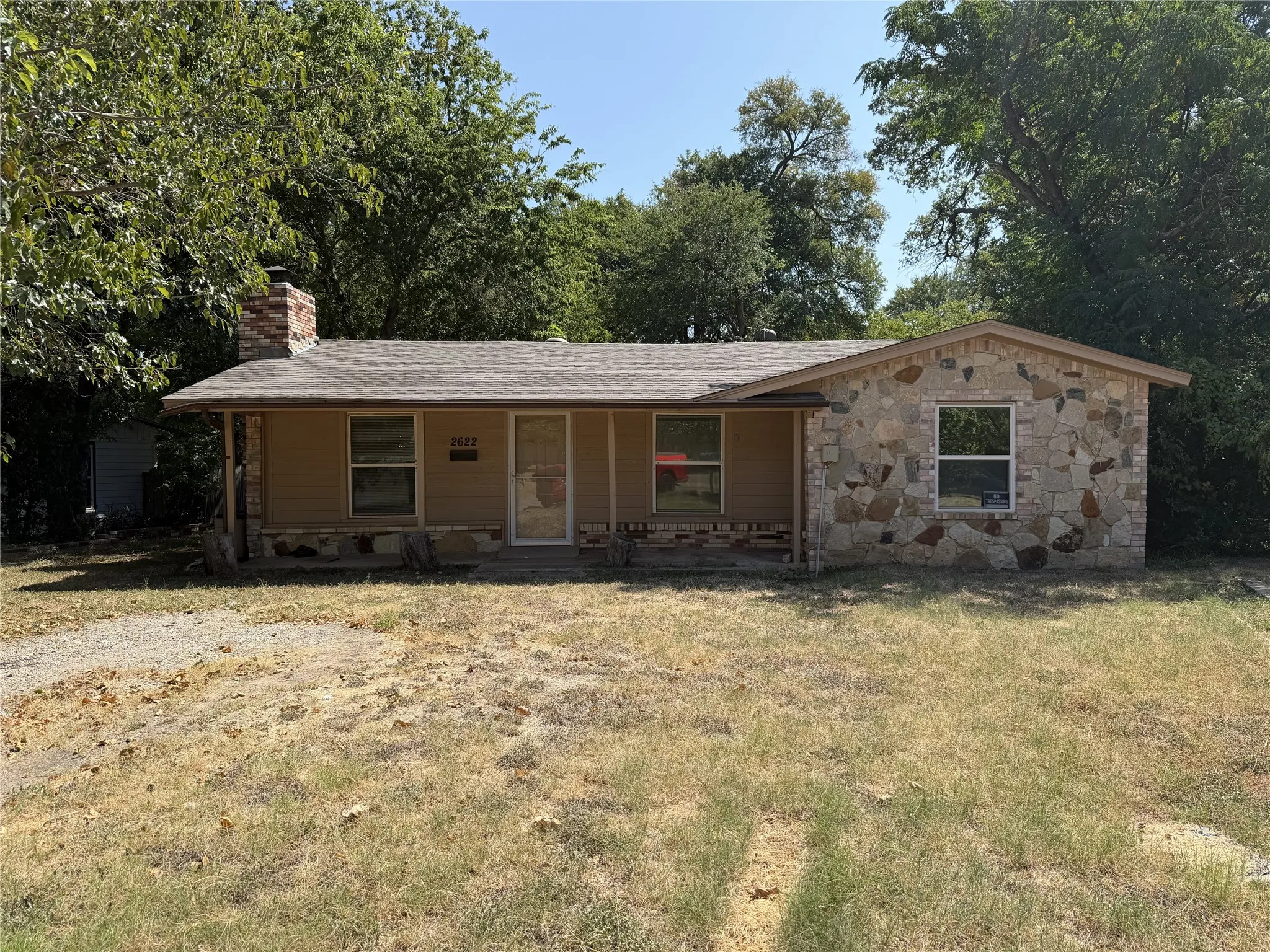Single Family Residence For Rent in Tarrant County , 2622 Portwood Court, Haltom City, Texas 76117, 2 Bedroom, 1 Bathroom, Garage spaces, 1,044 Sqft, built in 1955, mls#21379055, Real Estate Agent in Haltom City, Homes For Rent in Tarrant county, Homes For Rent in Haltom City, Realtor in Haltom City Texas, Real Estate Brokerage Independent Realty Texas, Luminita Cordes Realtor