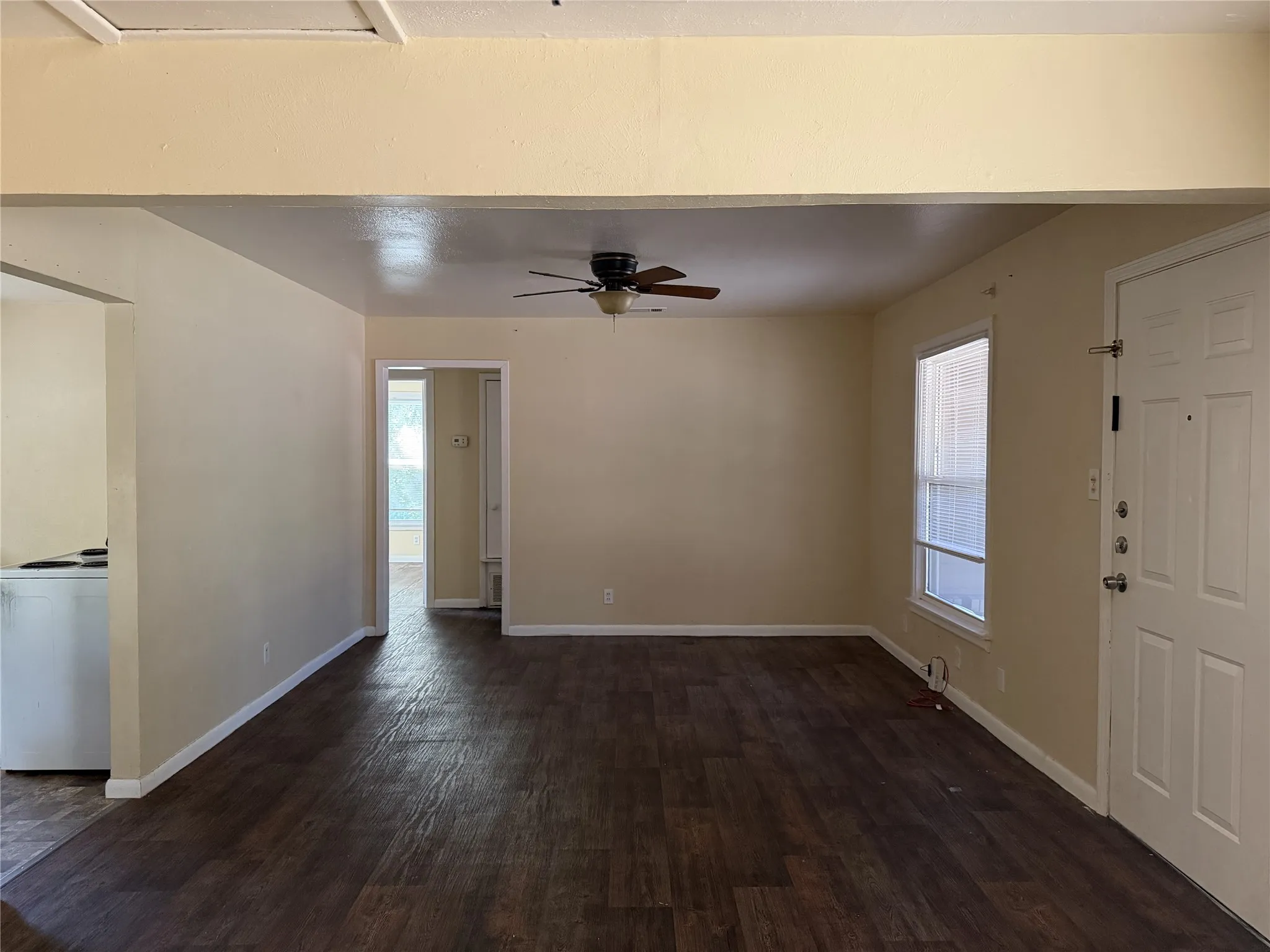 Single Family Residence For Rent in Tarrant County , 2622 Portwood Court, Haltom City, Texas 76117, 2 Bedroom, 1 Bathroom, Garage spaces, 1,044 Sqft, built in 1955, mls#21379055, Real Estate Agent in Haltom City, Homes For Rent in Tarrant county, Homes For Rent in Haltom City, Realtor in Haltom City Texas, Real Estate Brokerage Independent Realty Texas, Luminita Cordes Realtor